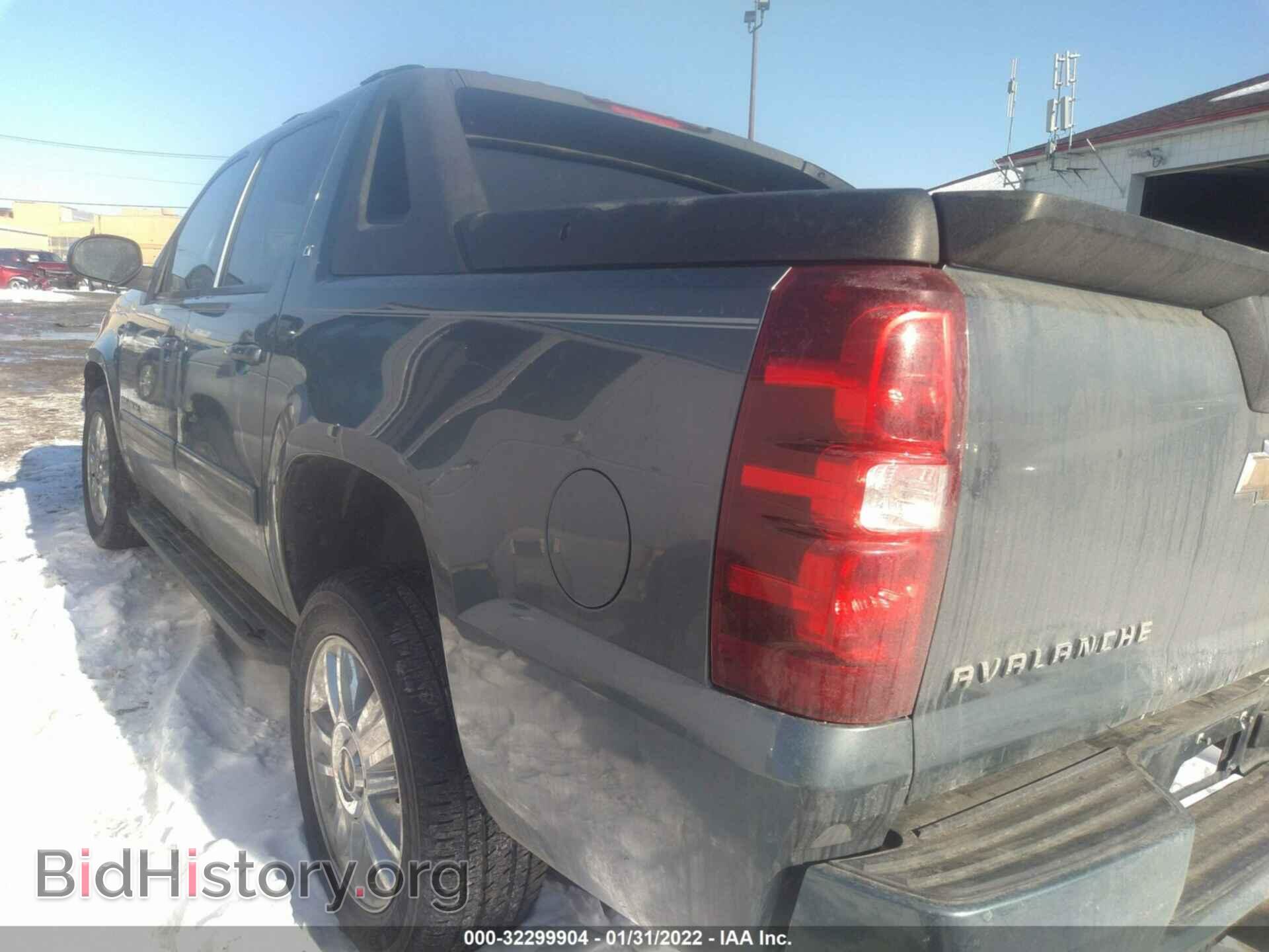 2011 CHEVROLET AVALANCHE - VIN: 3GNTKFE30BG207166 - Фото 2