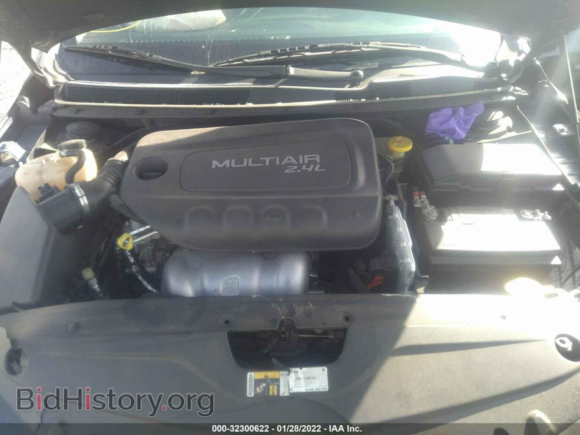 2016 CHRYSLER 200 - VIN: 1C3CCCAB3GN187760 - Фото 10