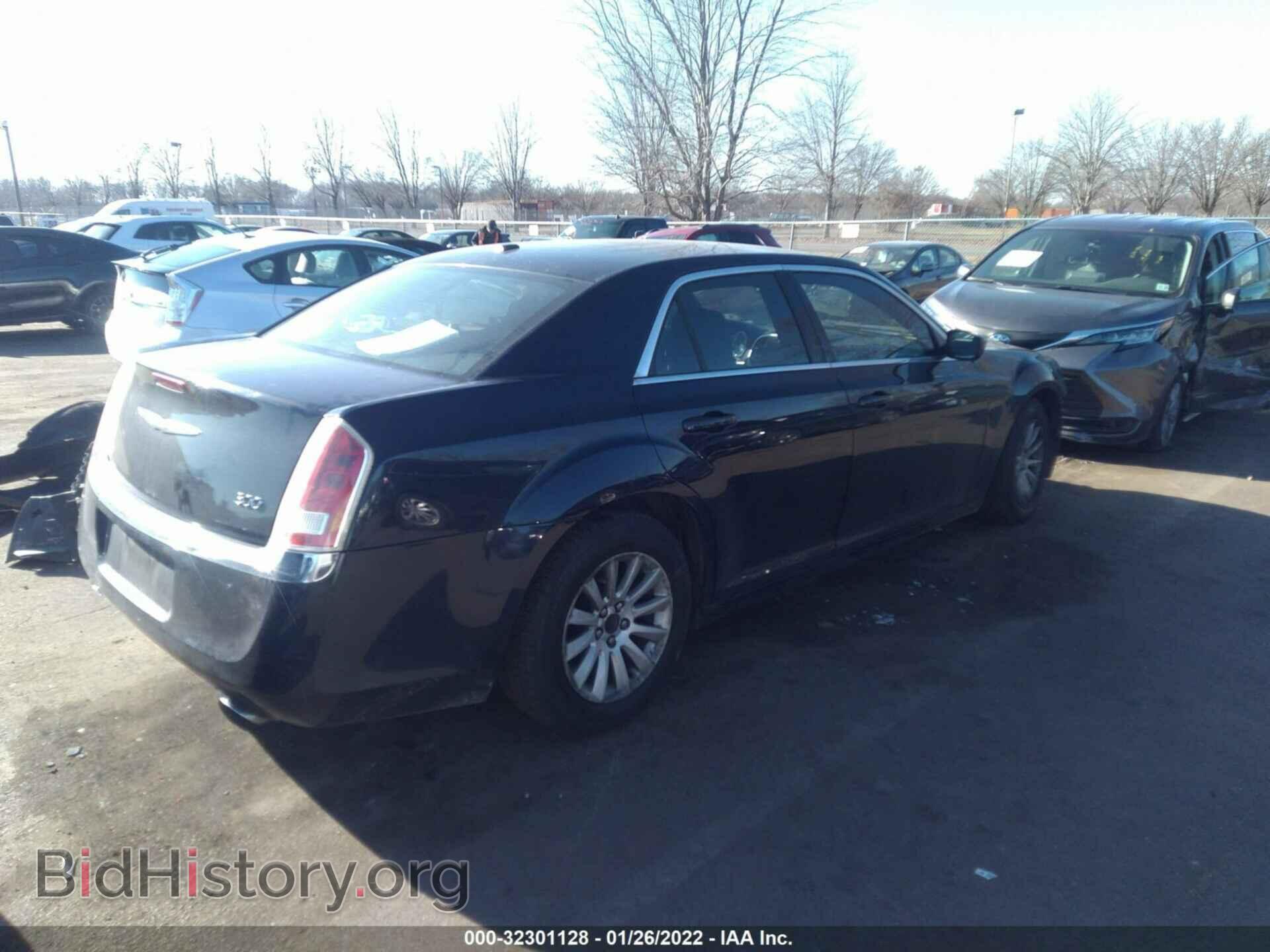 2012 CHRYSLER 300 - VIN: 2C3CCAAG0CH117846 - Photo 4