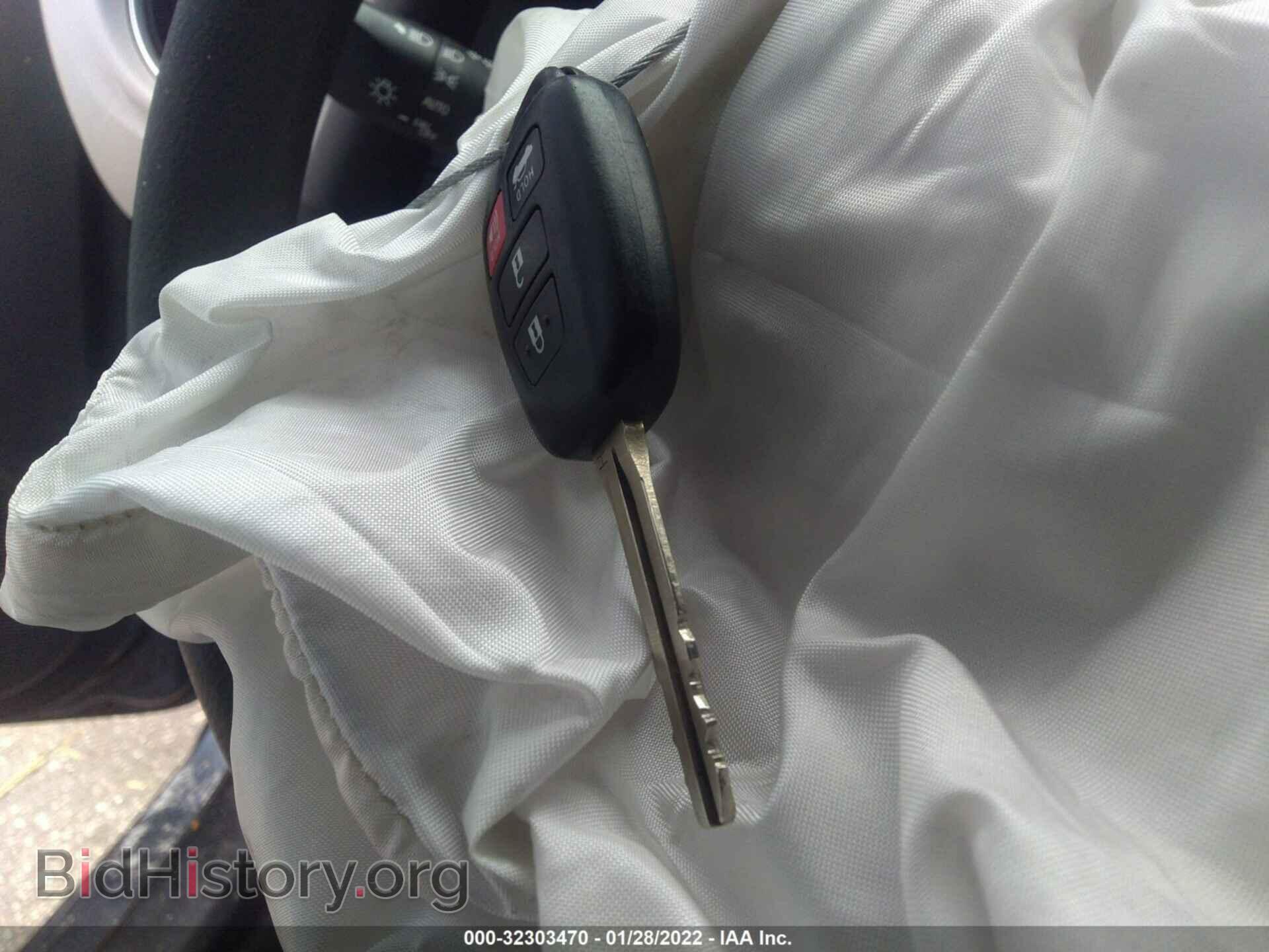 2017 TOYOTA COROLLA - VIN: 5YFBURHE8HP708564 - Фото 11