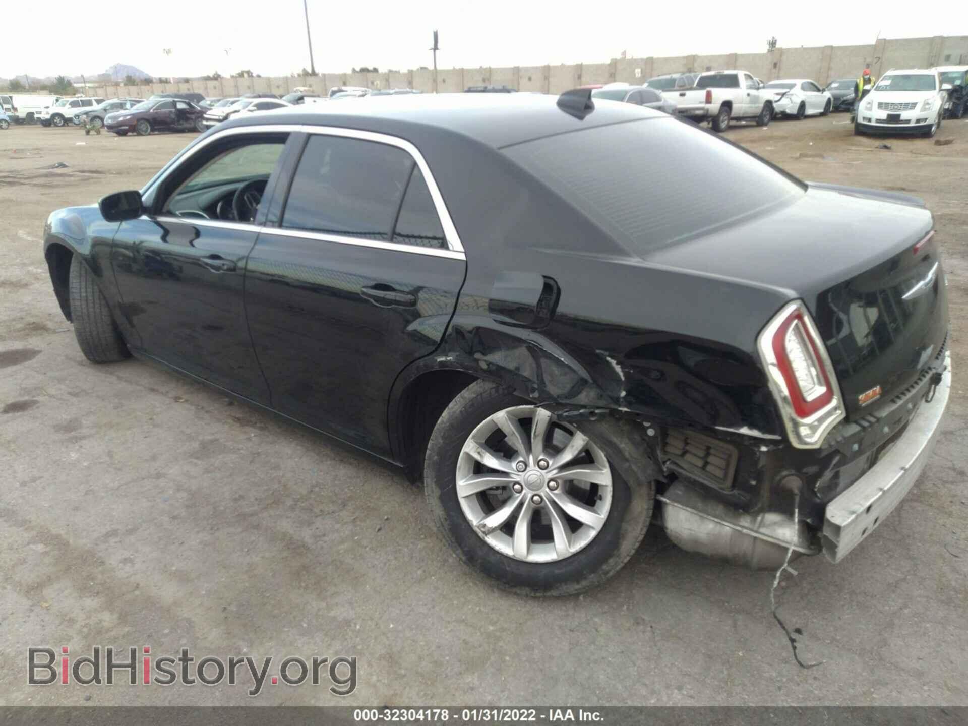 2019 CHRYSLER 300 - VIN: 2C3CCAAG8KH566254 - Фото 3