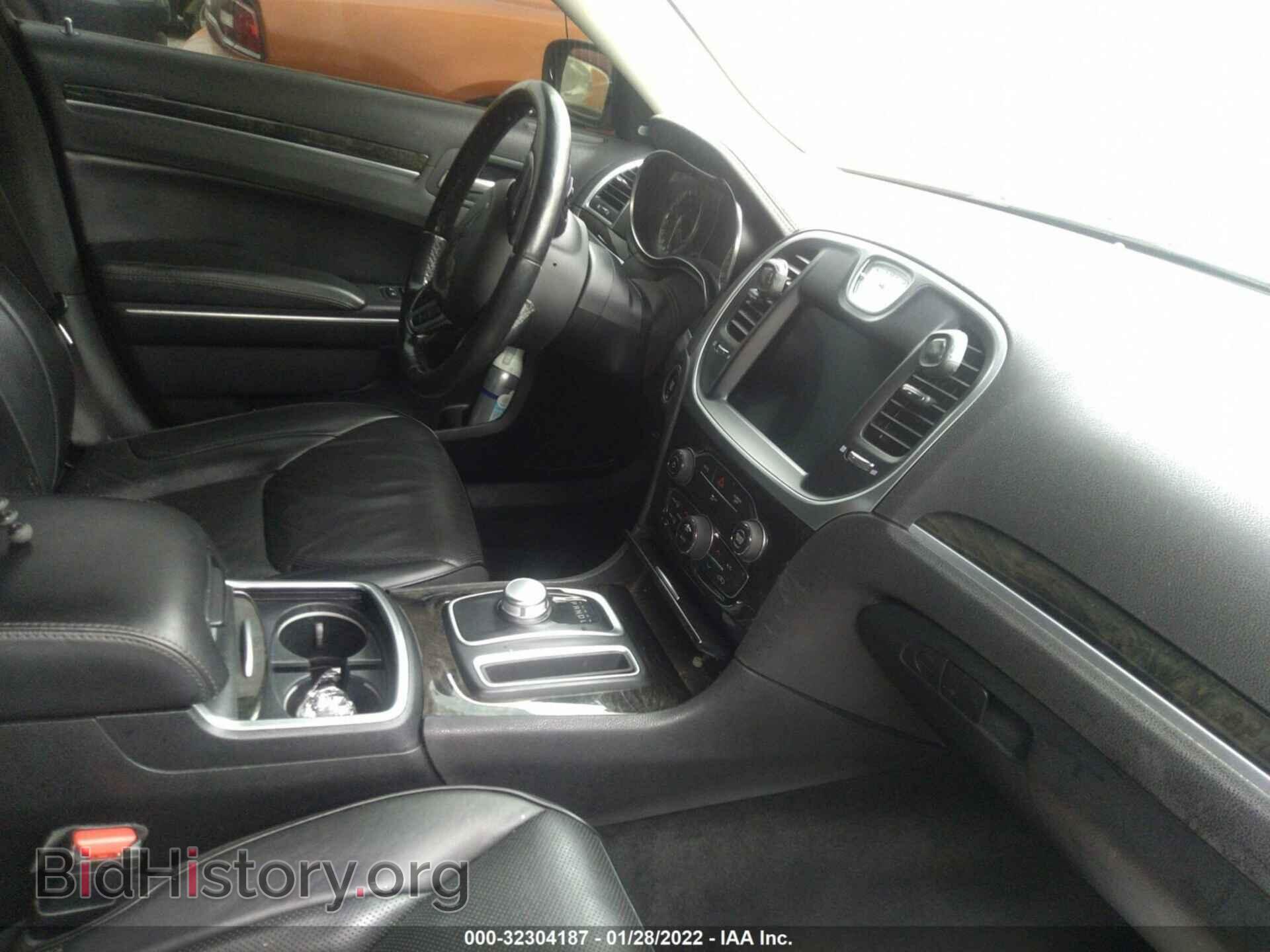 2018 CHRYSLER 300 - VIN: 2C3CCAKG9JH177636 - Фото 5