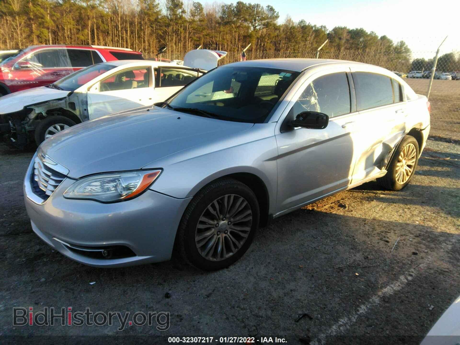 2012 CHRYSLER 200 - VIN: 1C3CCBCB7CN173748 - Фото 2