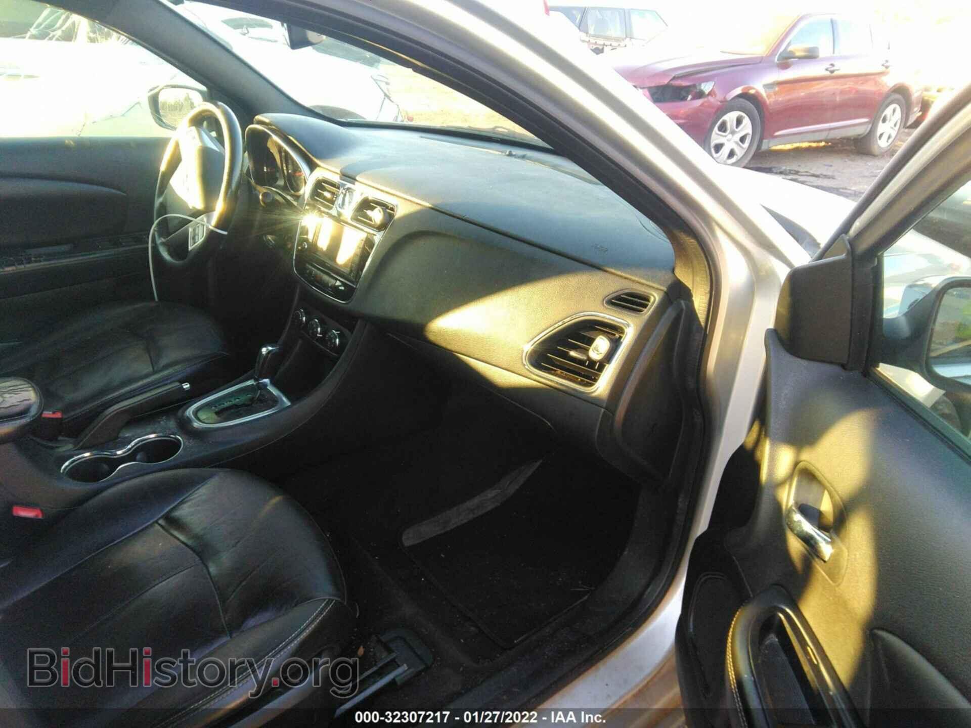 2012 CHRYSLER 200 - VIN: 1C3CCBCB7CN173748 - Фото 5