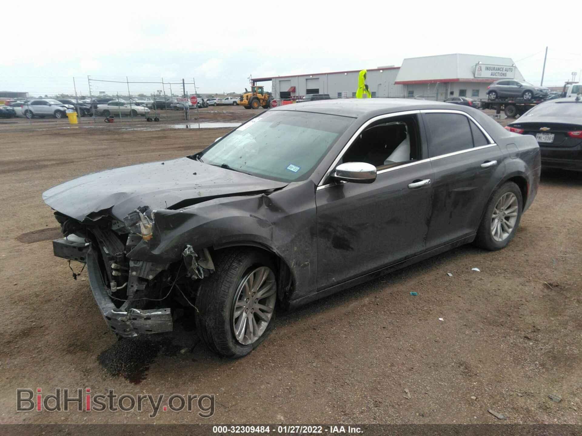 2017 CHRYSLER 300 - VIN: 2C3CCAAG9HH662225 - Фото 2
