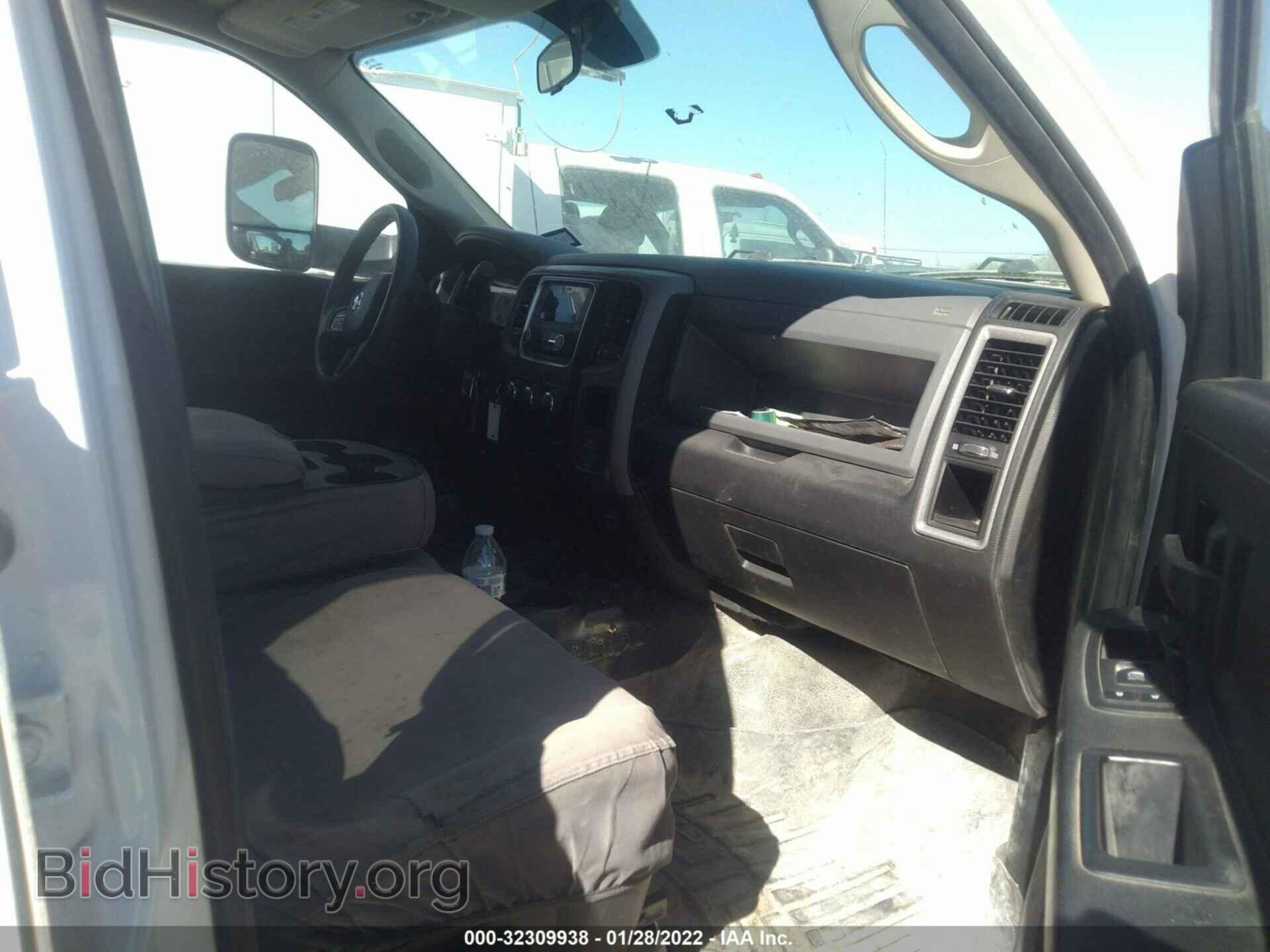 2018 RAM 3500 CHASSIS CAB - VIN: 3C7WRTCJ2JG312875 - Photo 5