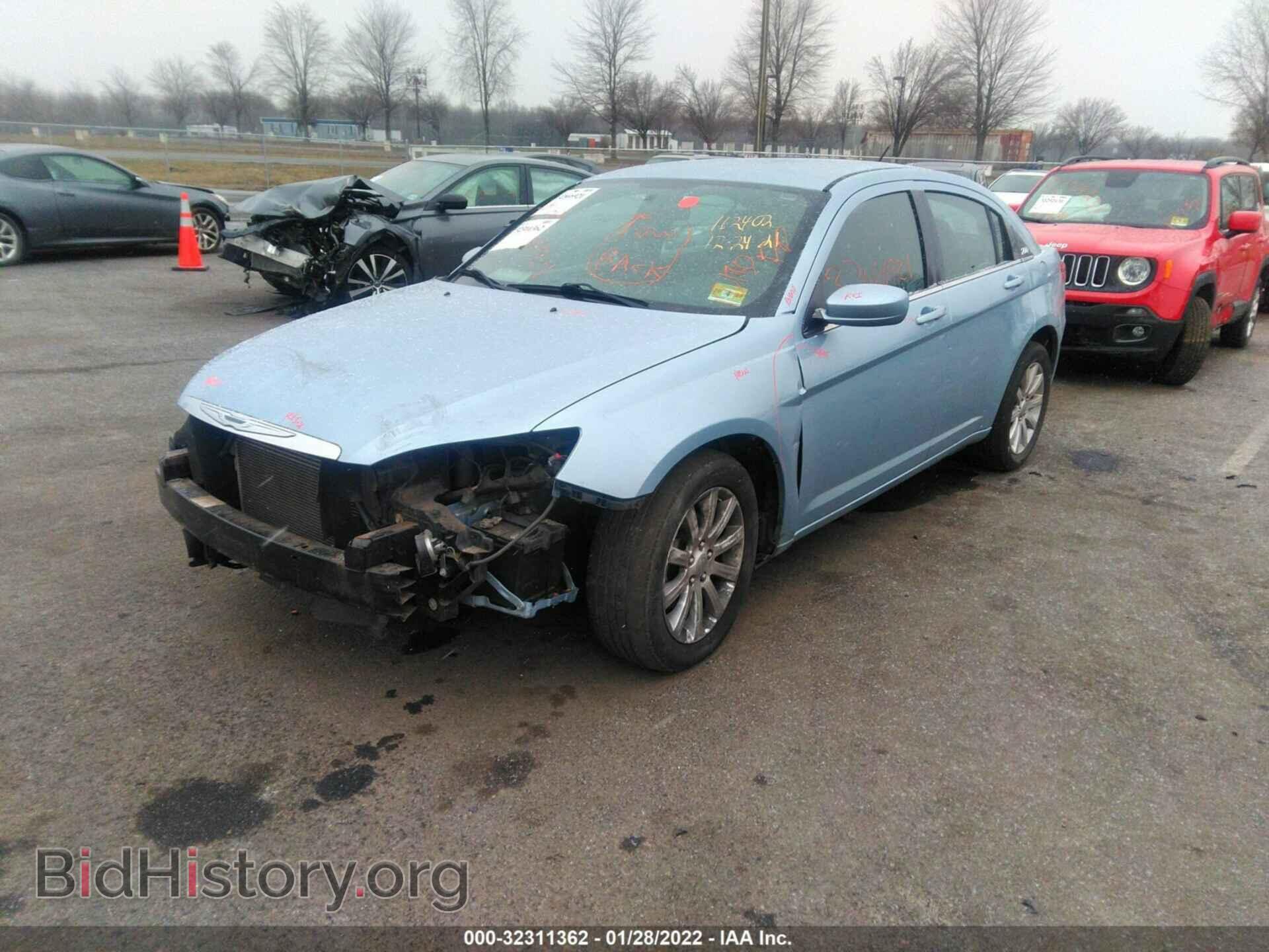 2014 CHRYSLER 200 - VIN: 1C3CCBBG2EN106541 - Фото 2