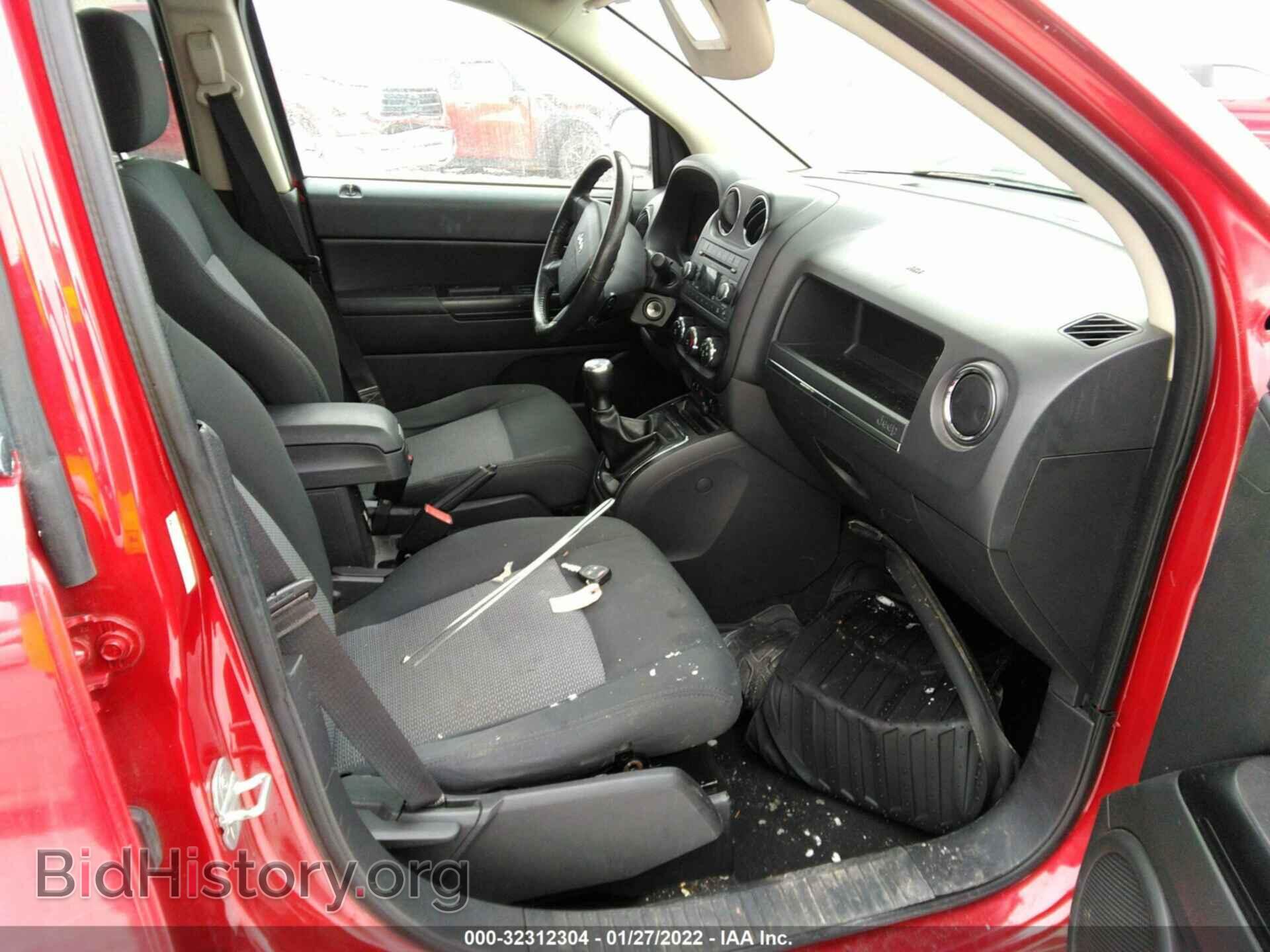 2010 JEEP COMPASS - VIN: 1J4NT1FB7AD676977 - Photo 5