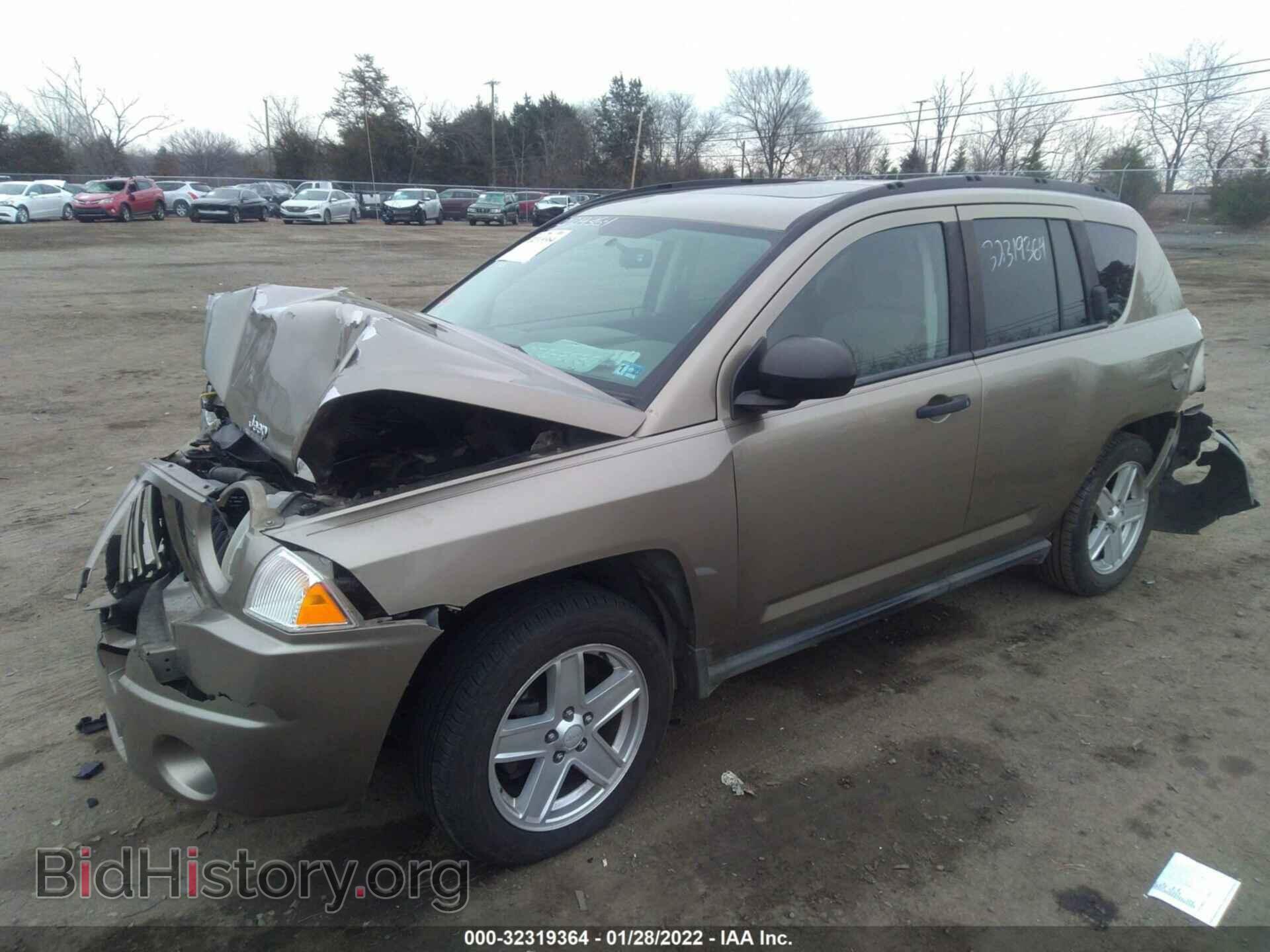 2007 JEEP COMPASS - VIN: 1J8FF47WX7D136657 - Фото 2