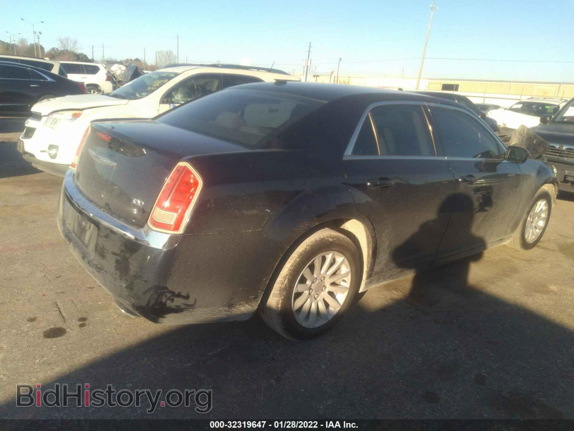 2012 CHRYSLER 300 - VIN: 2C3CCAAG7CH143263 - Photo 4