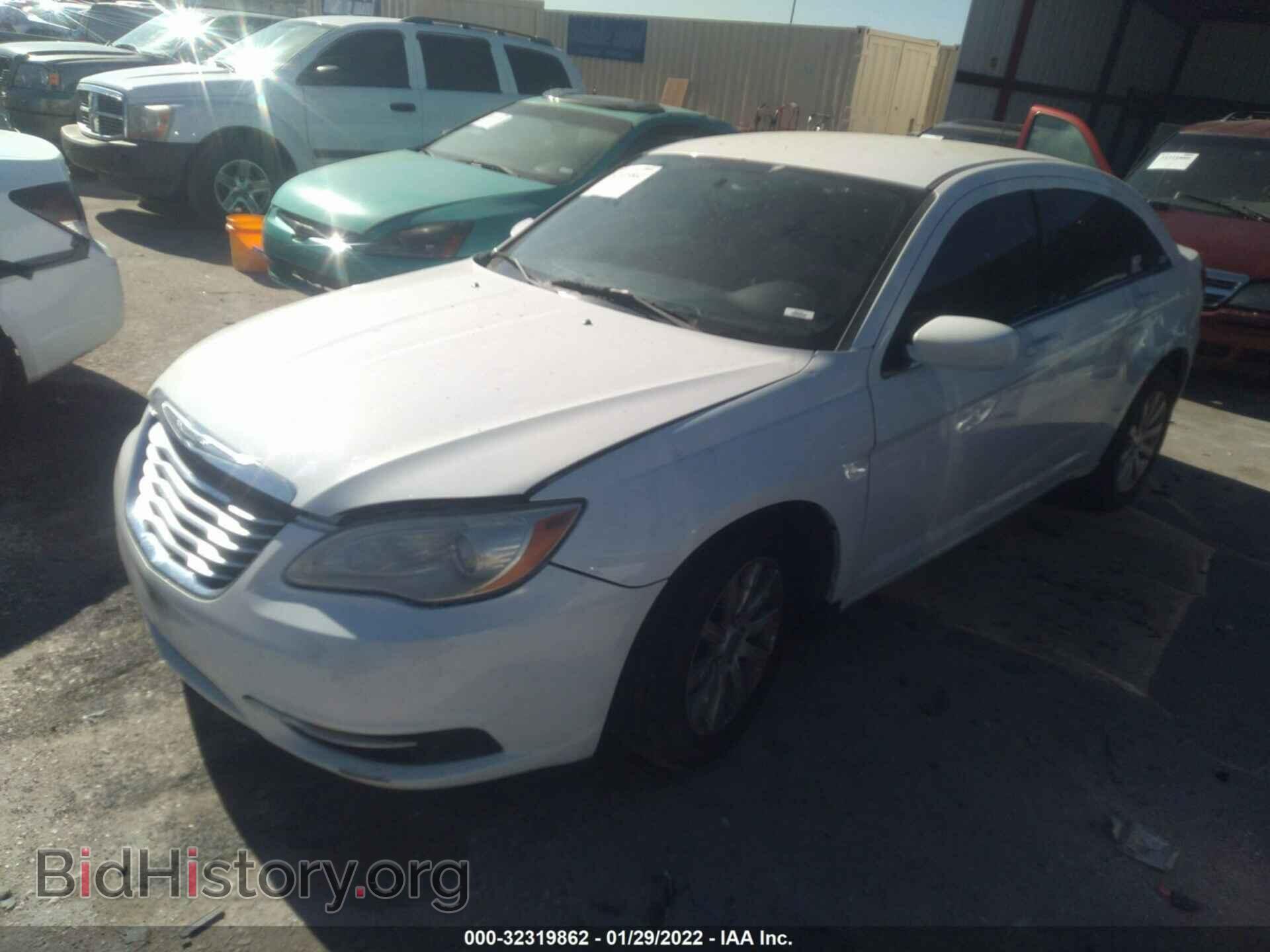 2014 CHRYSLER 200 - VIN: 1C3CCBBB2EN119343 - Фото 2