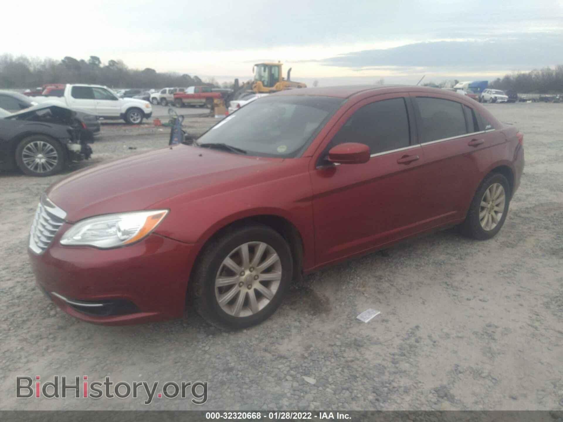 2013 CHRYSLER 200 - VIN: 1C3CCBBB2DN600353 - Фото 2