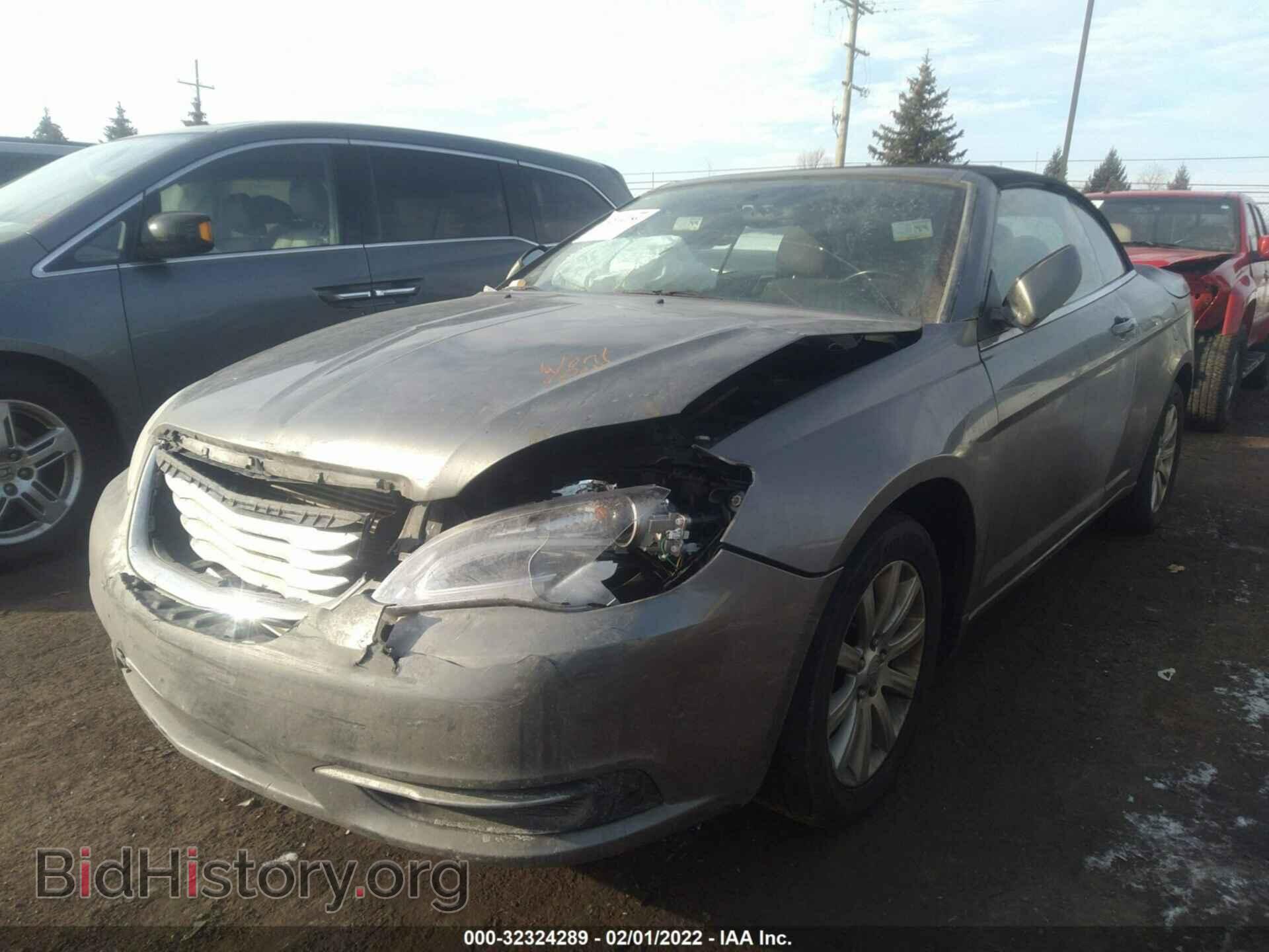 2012 CHRYSLER 200 - VIN: 1C3BCBEB3CN121932 - Фото 2