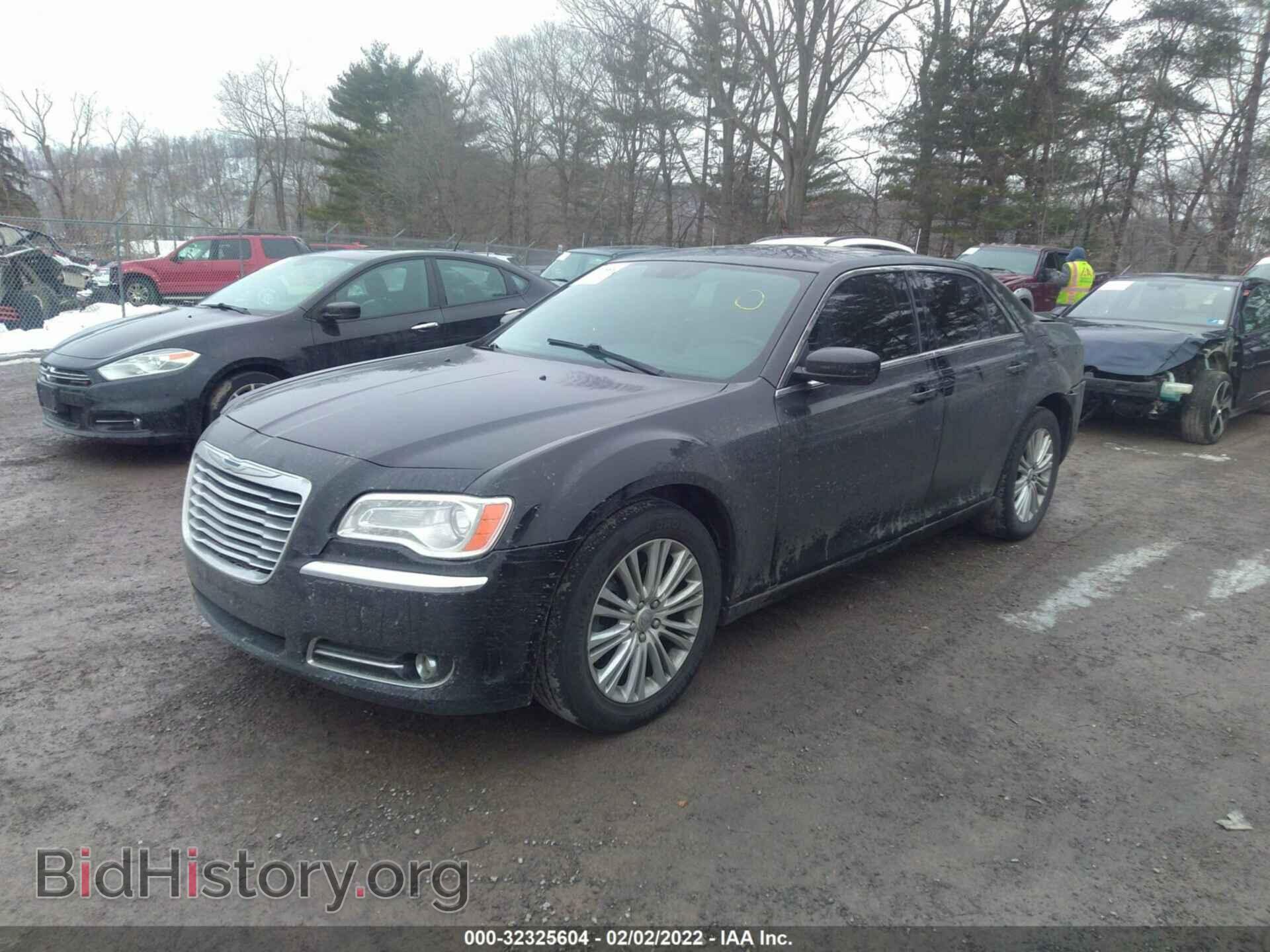 2014 CHRYSLER 300 - VIN: 2C3CCARG3EH328143 - Фото 2