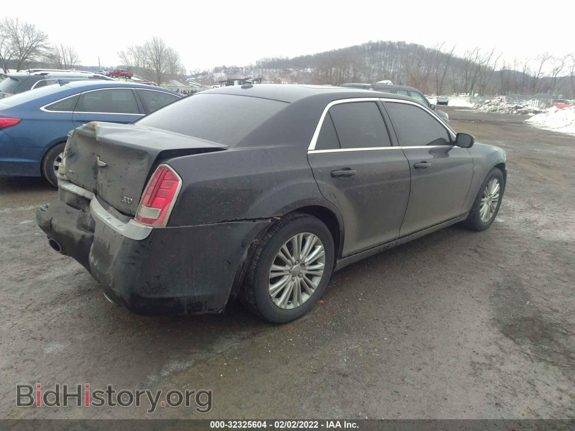 2014 CHRYSLER 300 - VIN: 2C3CCARG3EH328143 - Фото 4