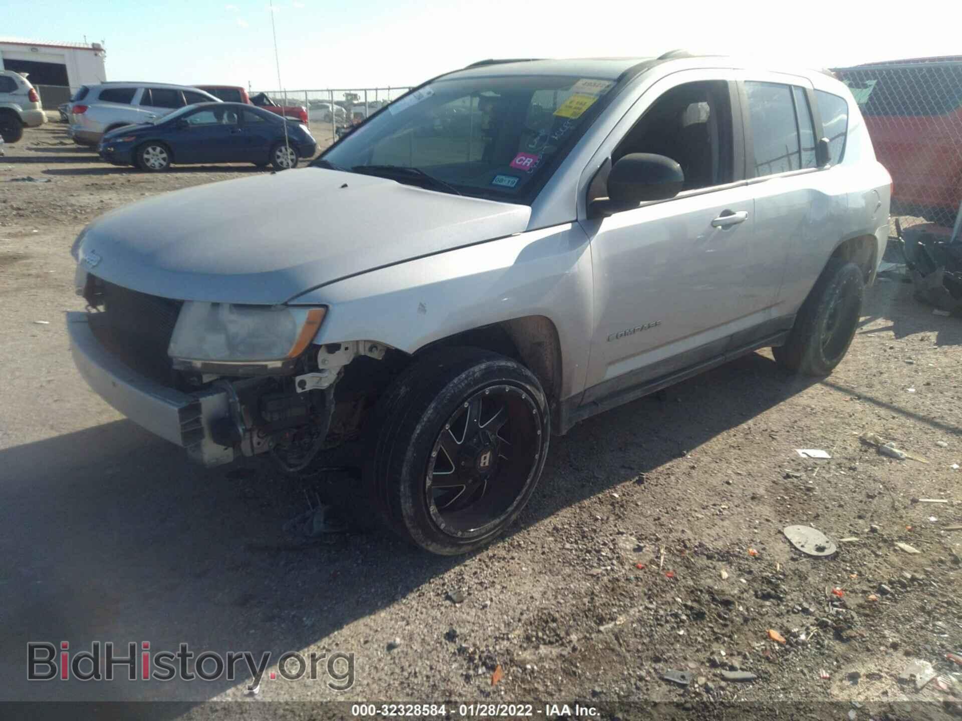 2011 JEEP COMPASS - VIN: 1J4NT1FB9BD139724 - Фото 2