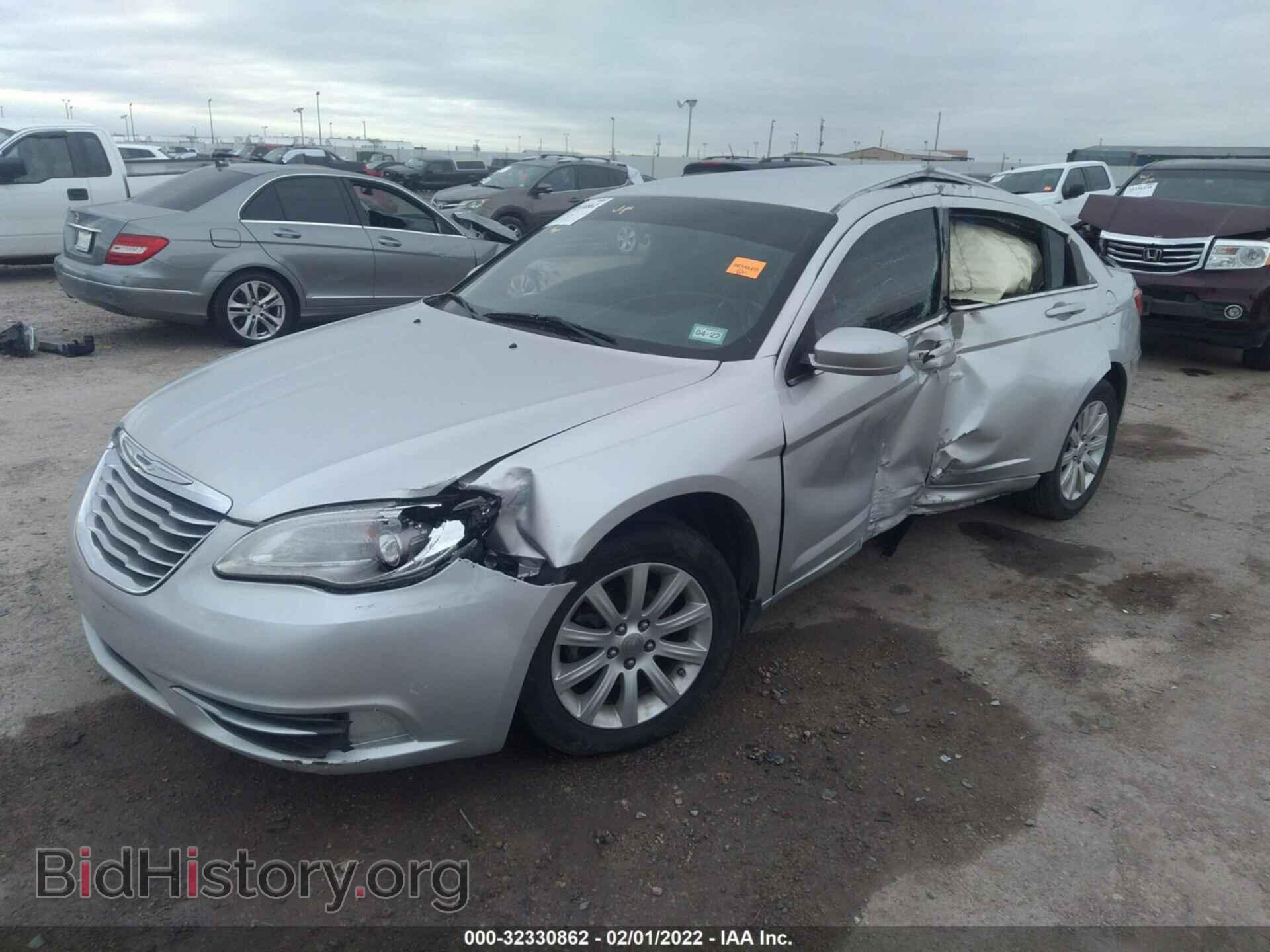 2012 CHRYSLER 200 - VIN: 1C3CCBBB6CN132061 - Фото 2