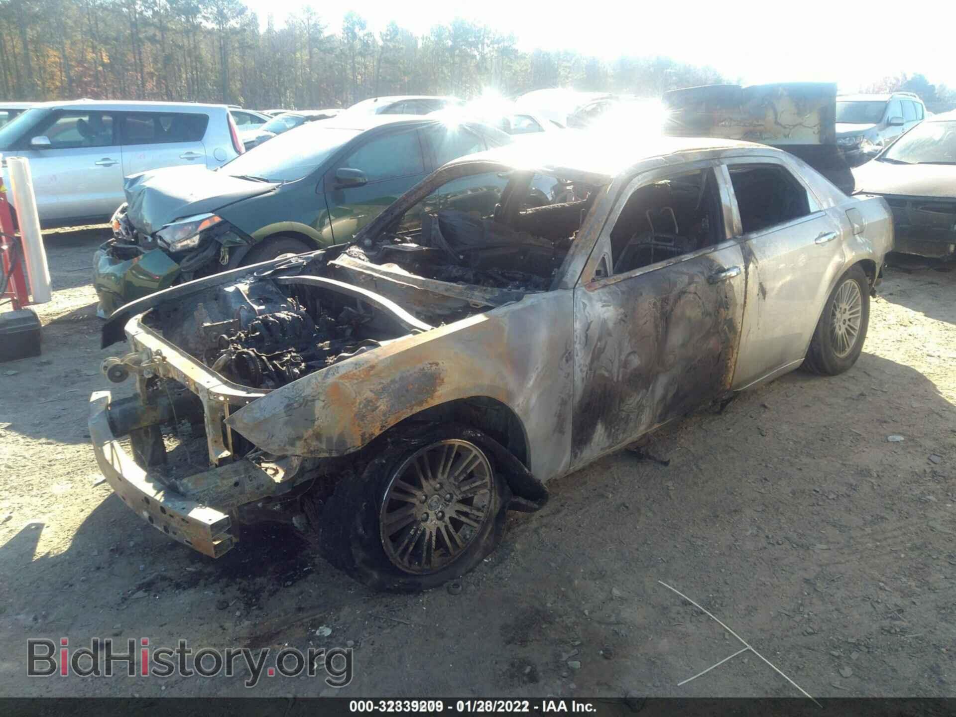2010 CHRYSLER 300 - VIN: 2C3CA4CD7AH162130 - Фото 2