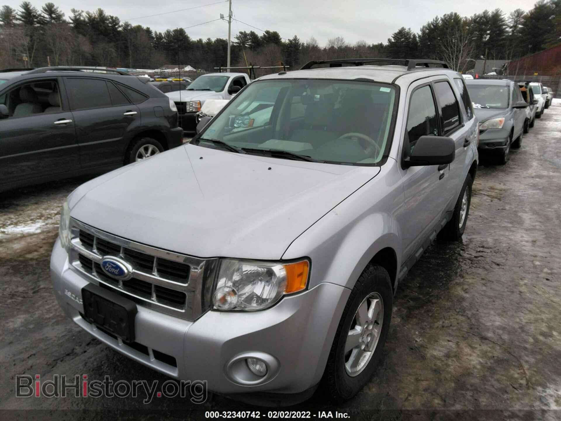 2011 FORD ESCAPE - VIN: 1FMCU0D77BKC19288 - Фото 2