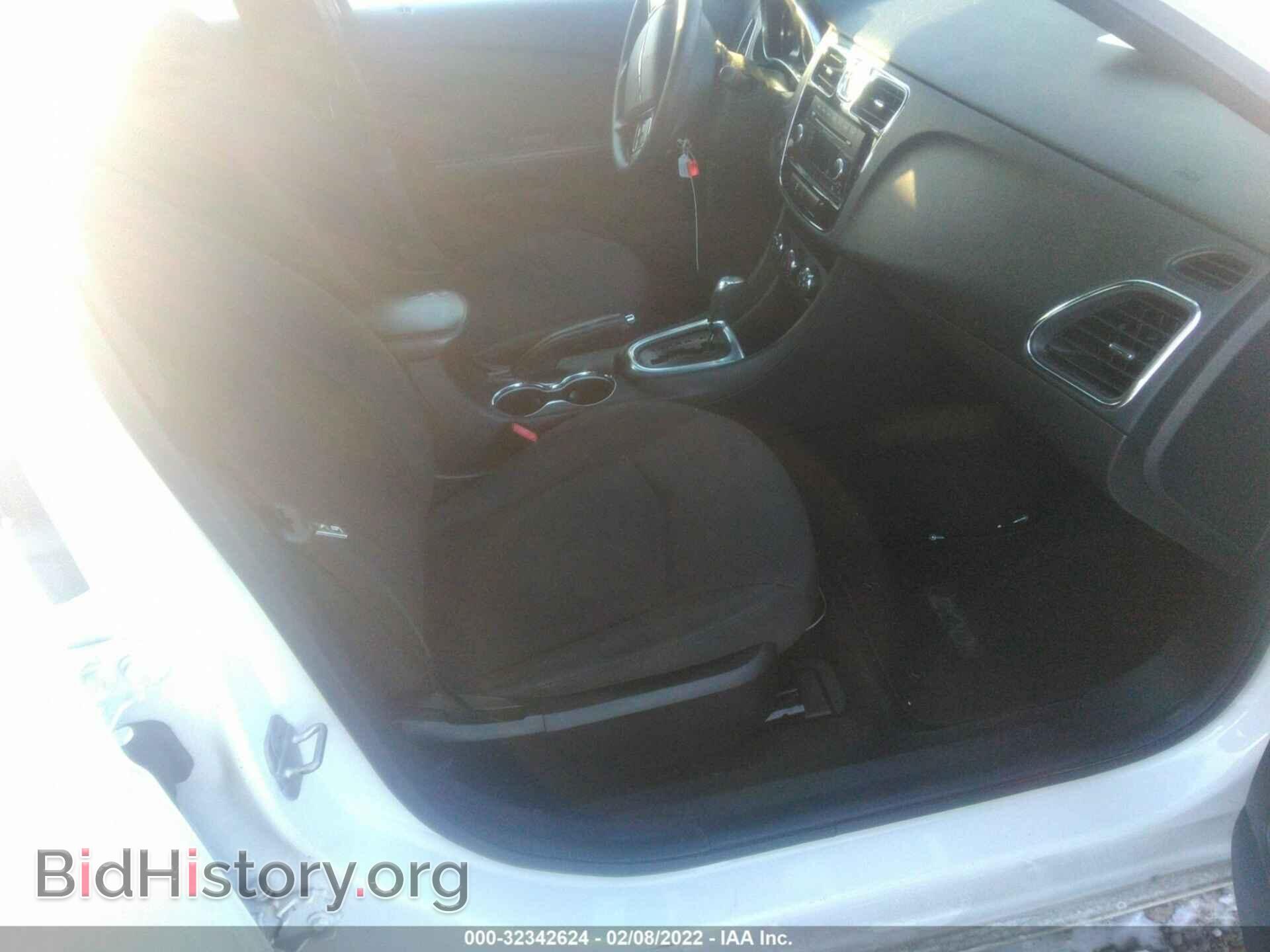 2013 CHRYSLER 200 - VIN: 1C3CCBAB4DN669823 - Фото 5