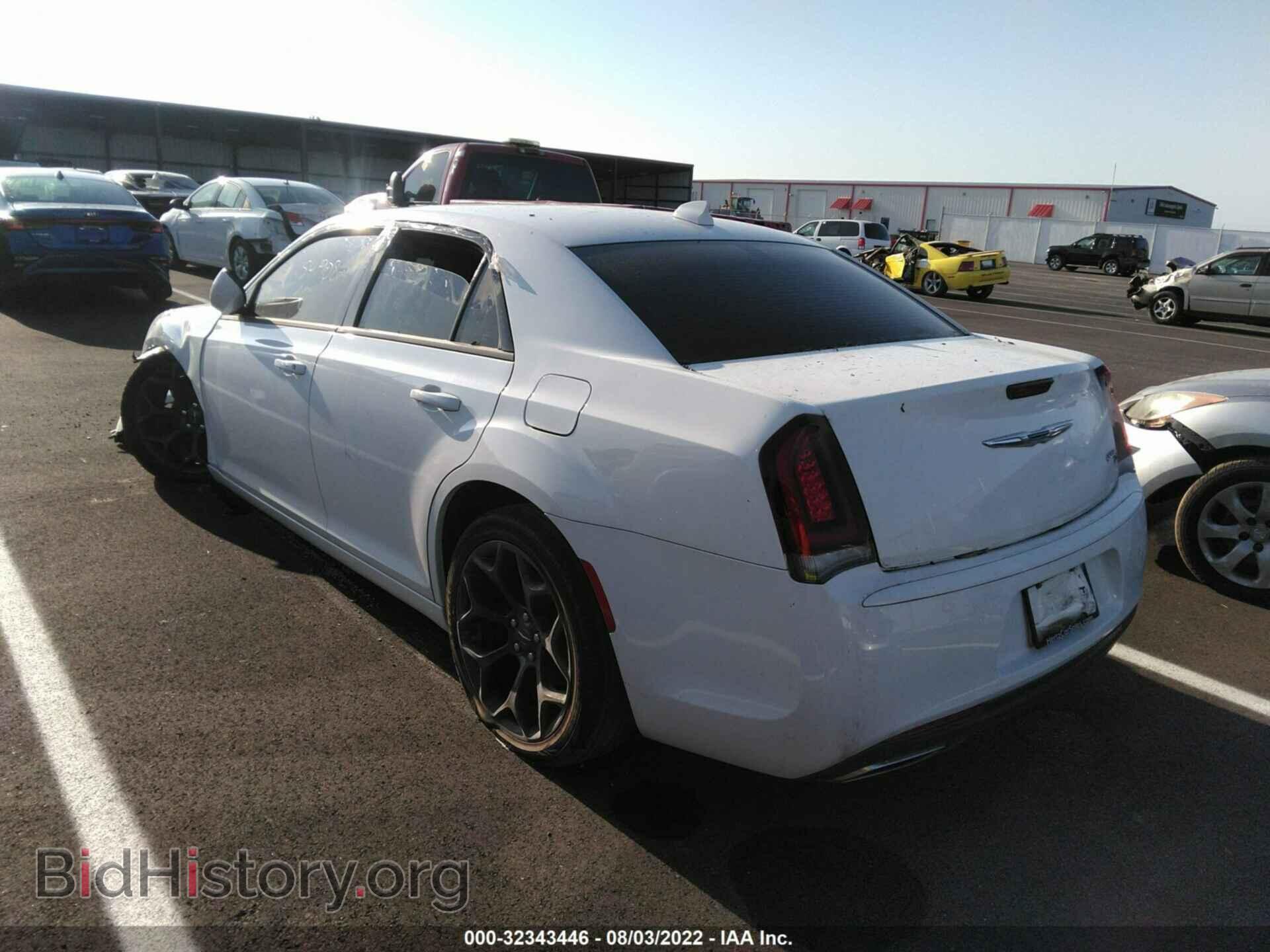 2019 CHRYSLER 300 - VIN: 2C3CCABG8KH654073 - Фото 3