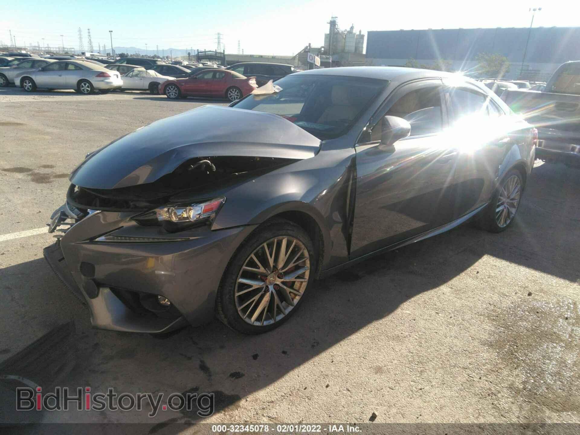 2016 LEXUS IS 200T - VIN: JTHBA1D28G5022539 - Фото 2