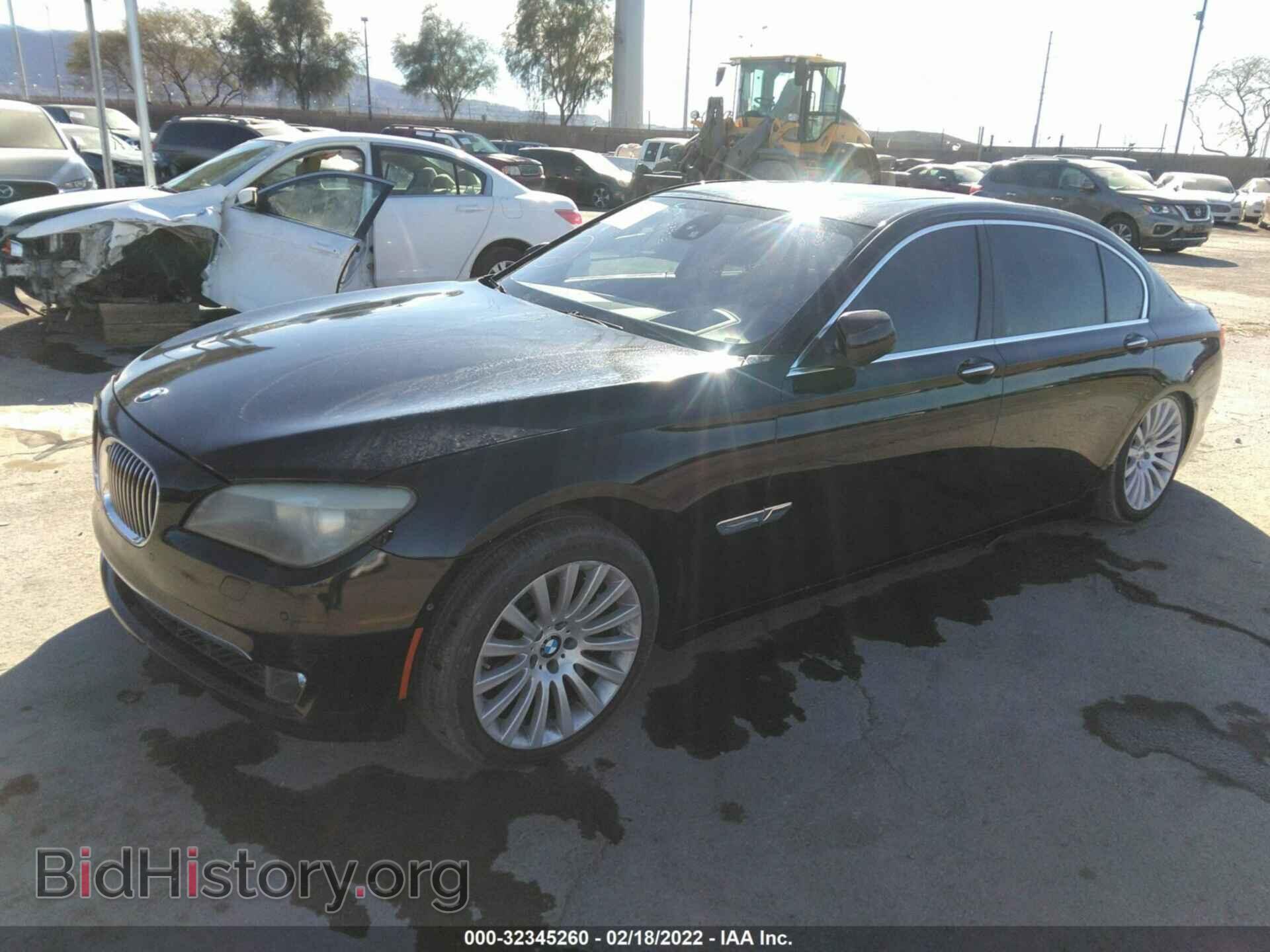 2012 BMW 7 SERIES - VIN: WBAKB8C59CC963584 - Фото 2