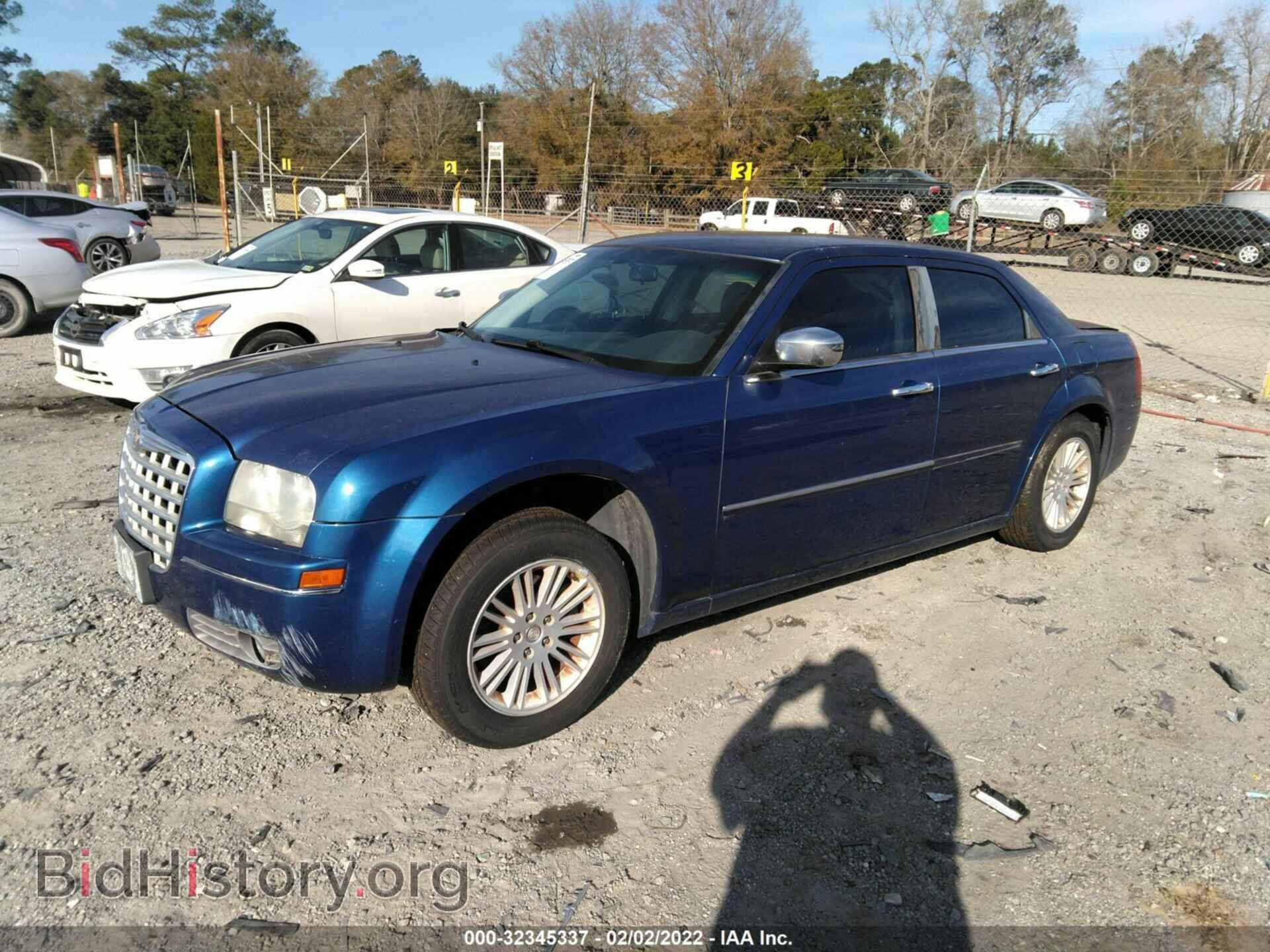 2010 CHRYSLER 300 - VIN: 2C3CA5CV6AH241836 - Фото 2