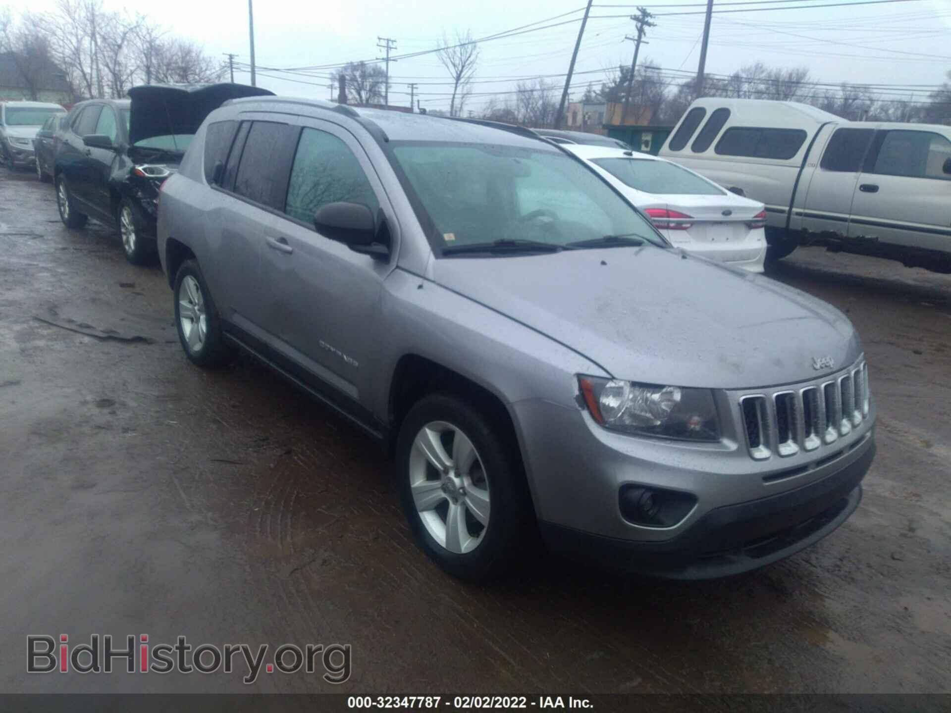 Photo 1C4NJCBA7HD124202 - JEEP COMPASS 2017