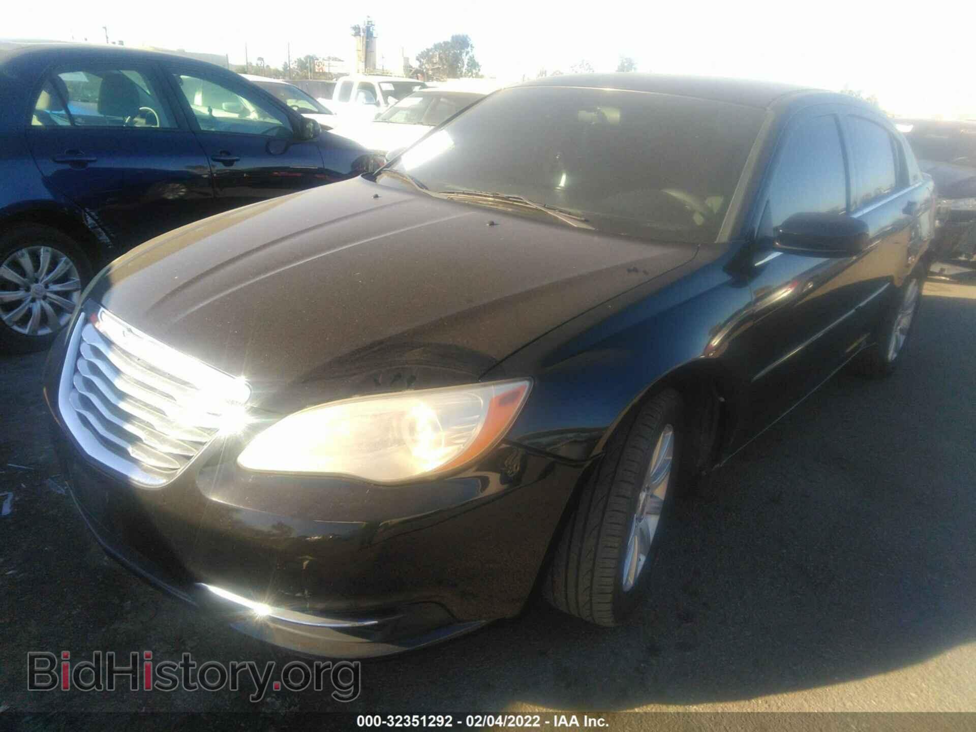 2013 CHRYSLER 200 - VIN: 1C3CCBBB2DN639766 - Фото 2
