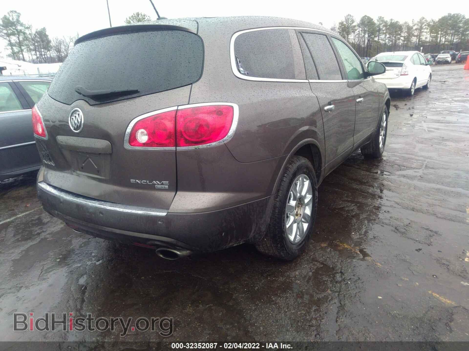 2011 BUICK ENCLAVE - VIN: 5GAKVCED2BJ130383 - Фото 4
