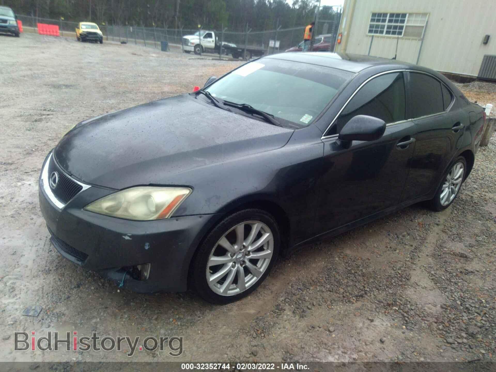 2007 LEXUS IS 250 - VIN: JTHCK262572010600 - Photo 2