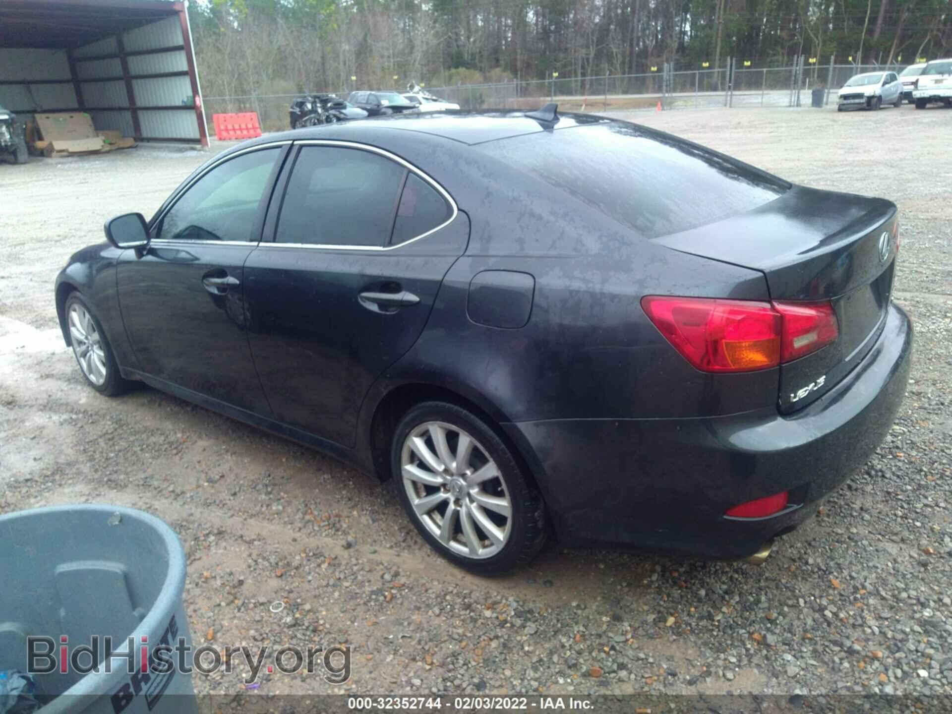 2007 LEXUS IS 250 - VIN: JTHCK262572010600 - Photo 3