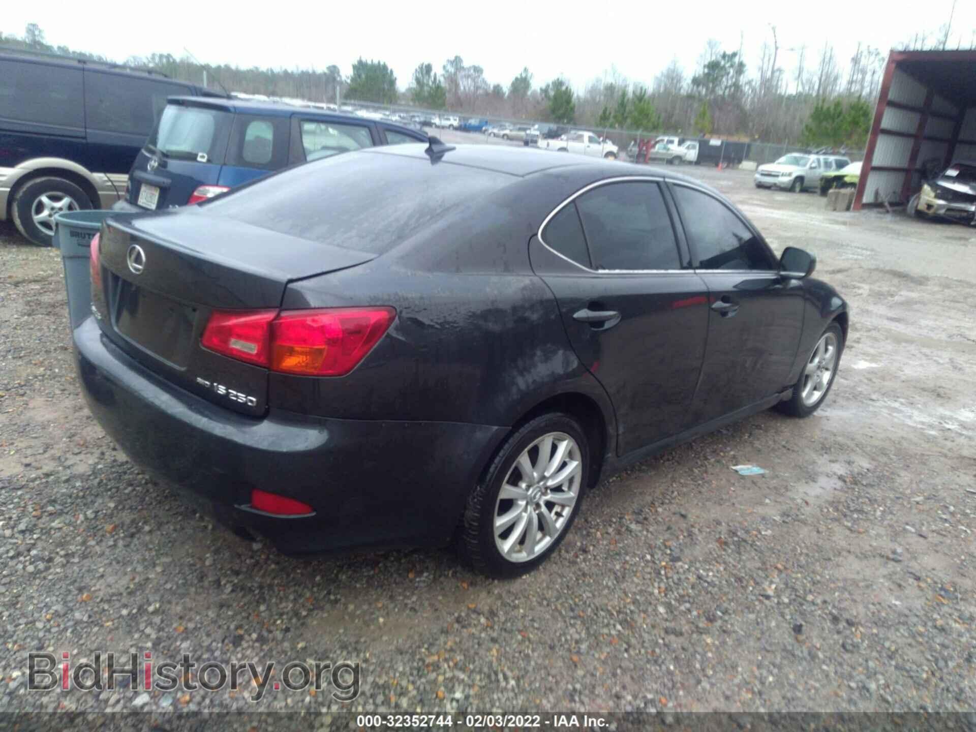 2007 LEXUS IS 250 - VIN: JTHCK262572010600 - Photo 4
