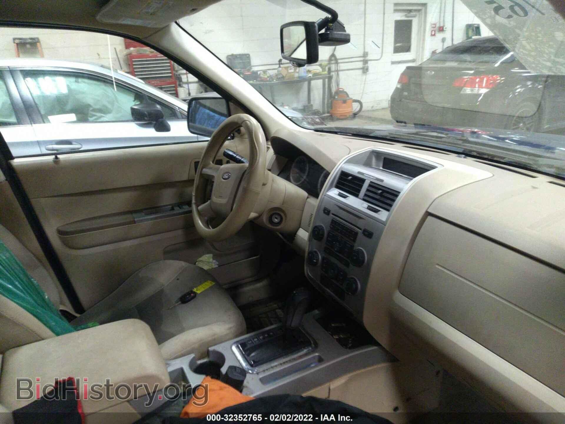 2008 FORD ESCAPE - VIN: 1FMCU93Z18KB00457 - Фото 5
