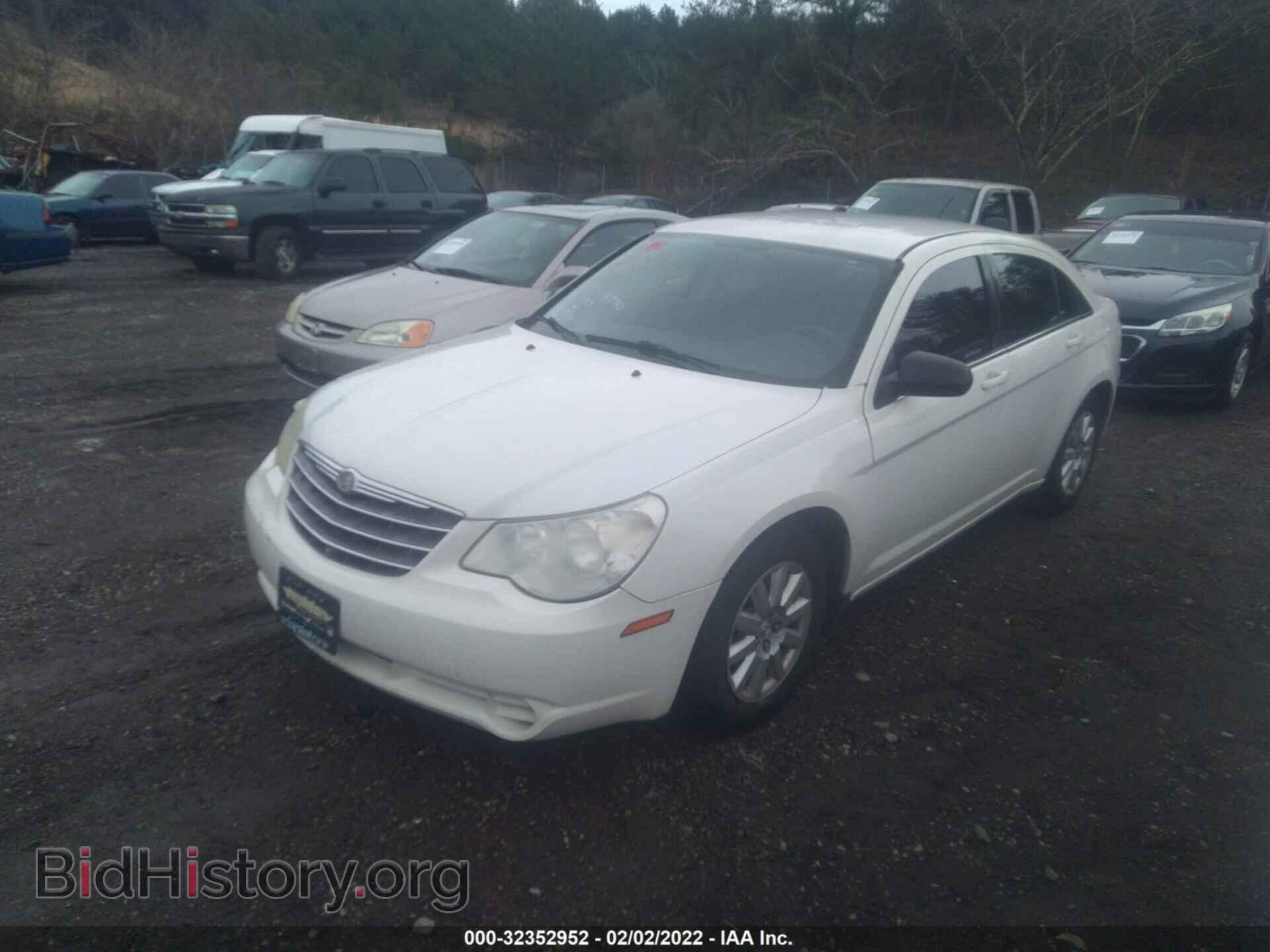 2010 CHRYSLER SEBRING - VIN: 1C3CC4FB9AN123289 - Фото 2