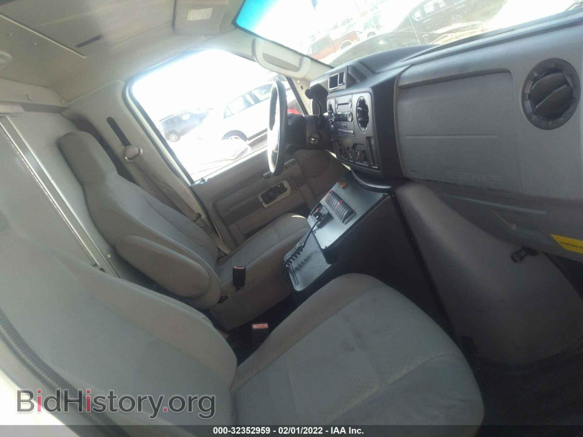2010 FORD ECONOLINE CARGO VAN - VIN: 1FDSS3ES3ADA78311 - Фото 5