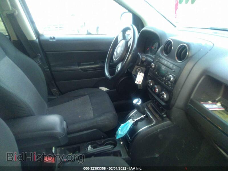 2011 Jeep COMPASS (VIN 1J4NT1FBXBD138937) — photo 5 of 11