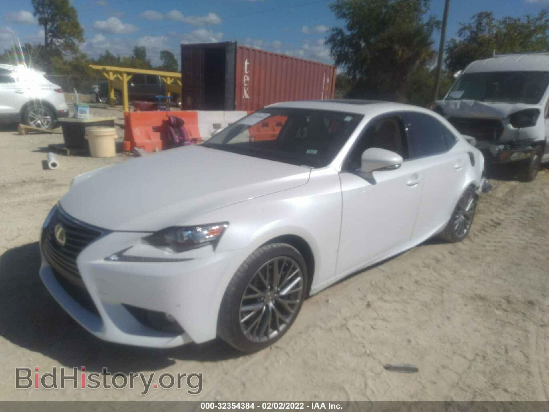2016 LEXUS IS 200T - VIN: JTHBA1D21G5002908 - Фото 2