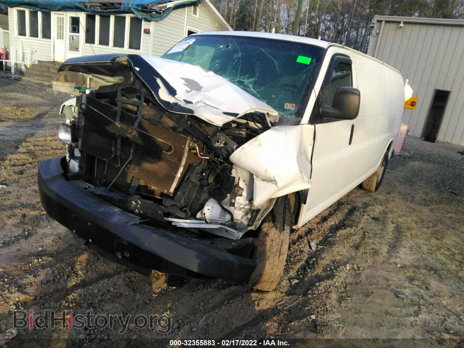 2014 CHEVROLET EXPRESS CARGO VAN - VIN: 1GCWGGBAXE1176155 - Photo 2