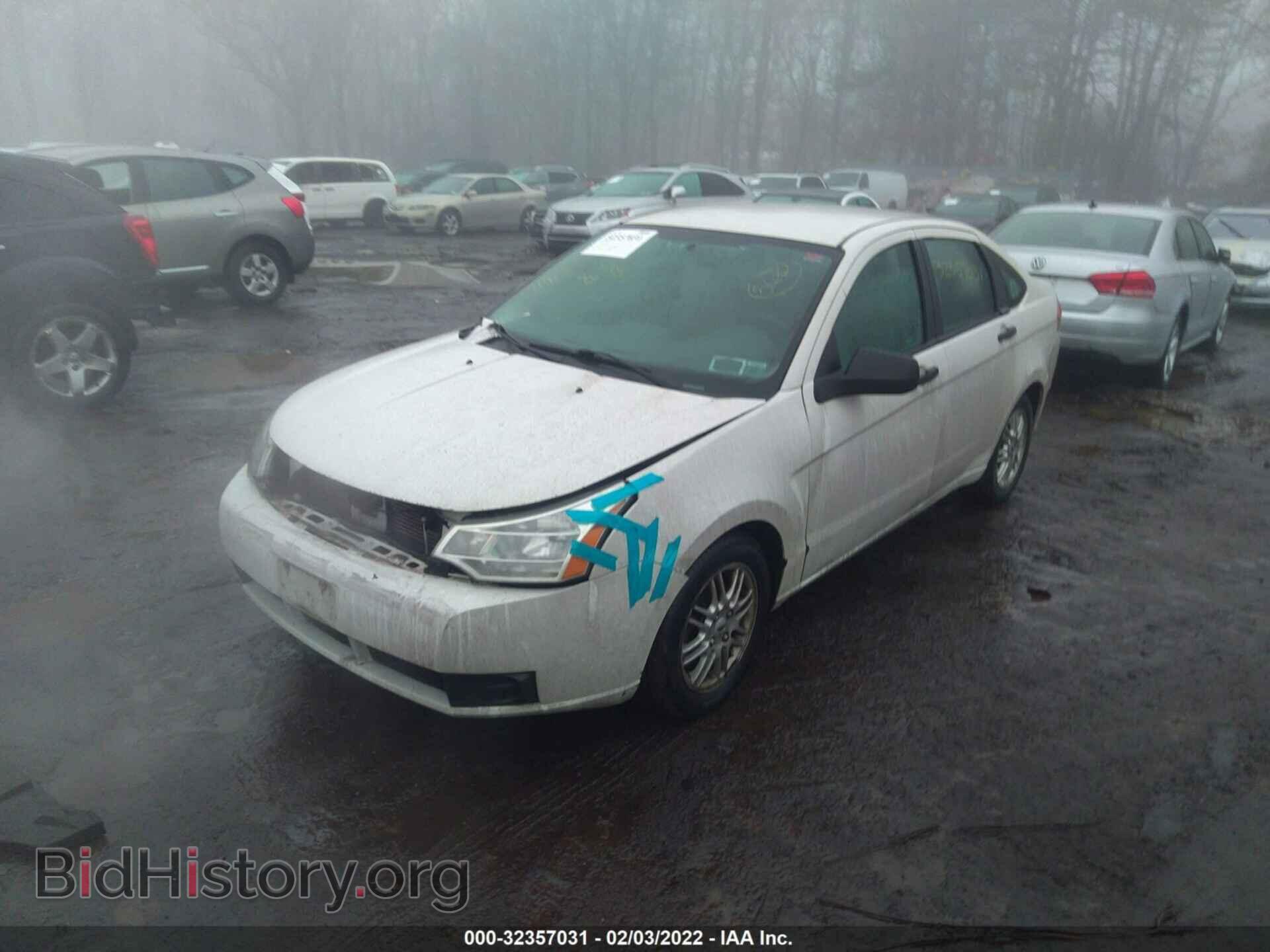 2009 FORD FOCUS - VIN: 1FAHP35N39W156070 - Фото 2