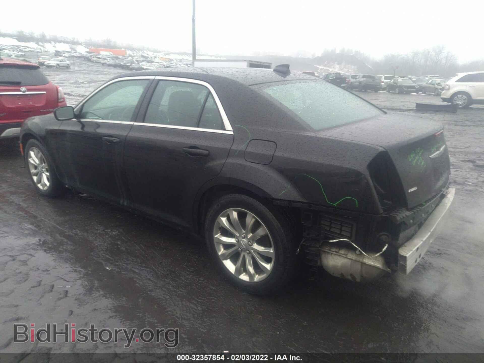 2017 CHRYSLER 300 - VIN: 2C3CCARG4HH527108 - Фото 3