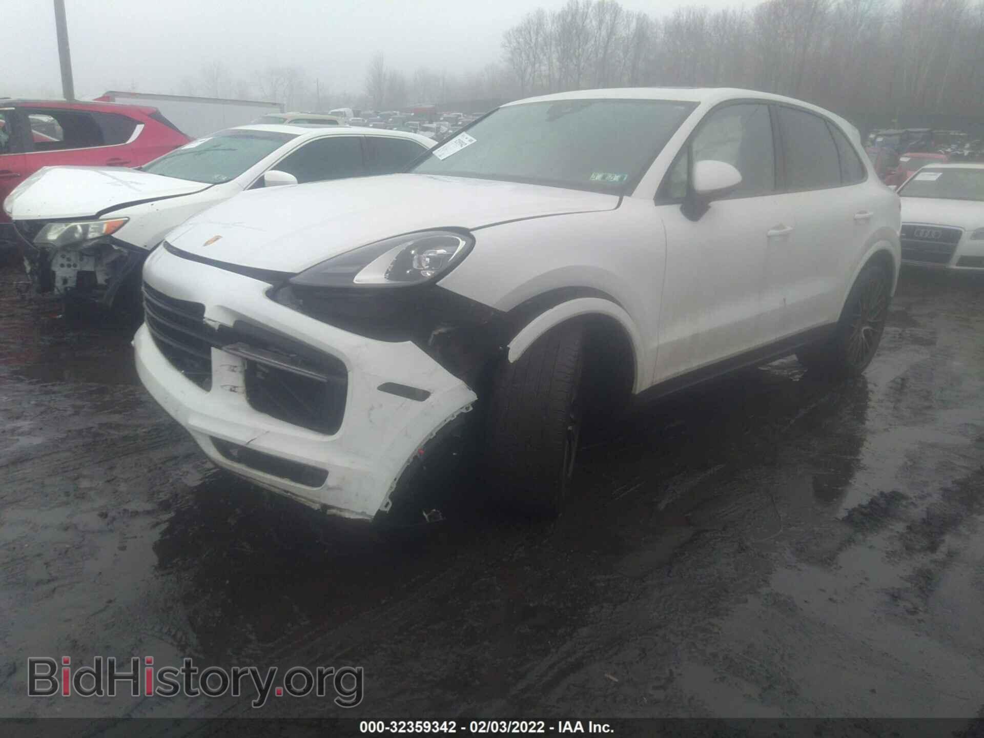2019 PORSCHE CAYENNE - VIN: WP1AA2AY1KDA15411 - Photo 2