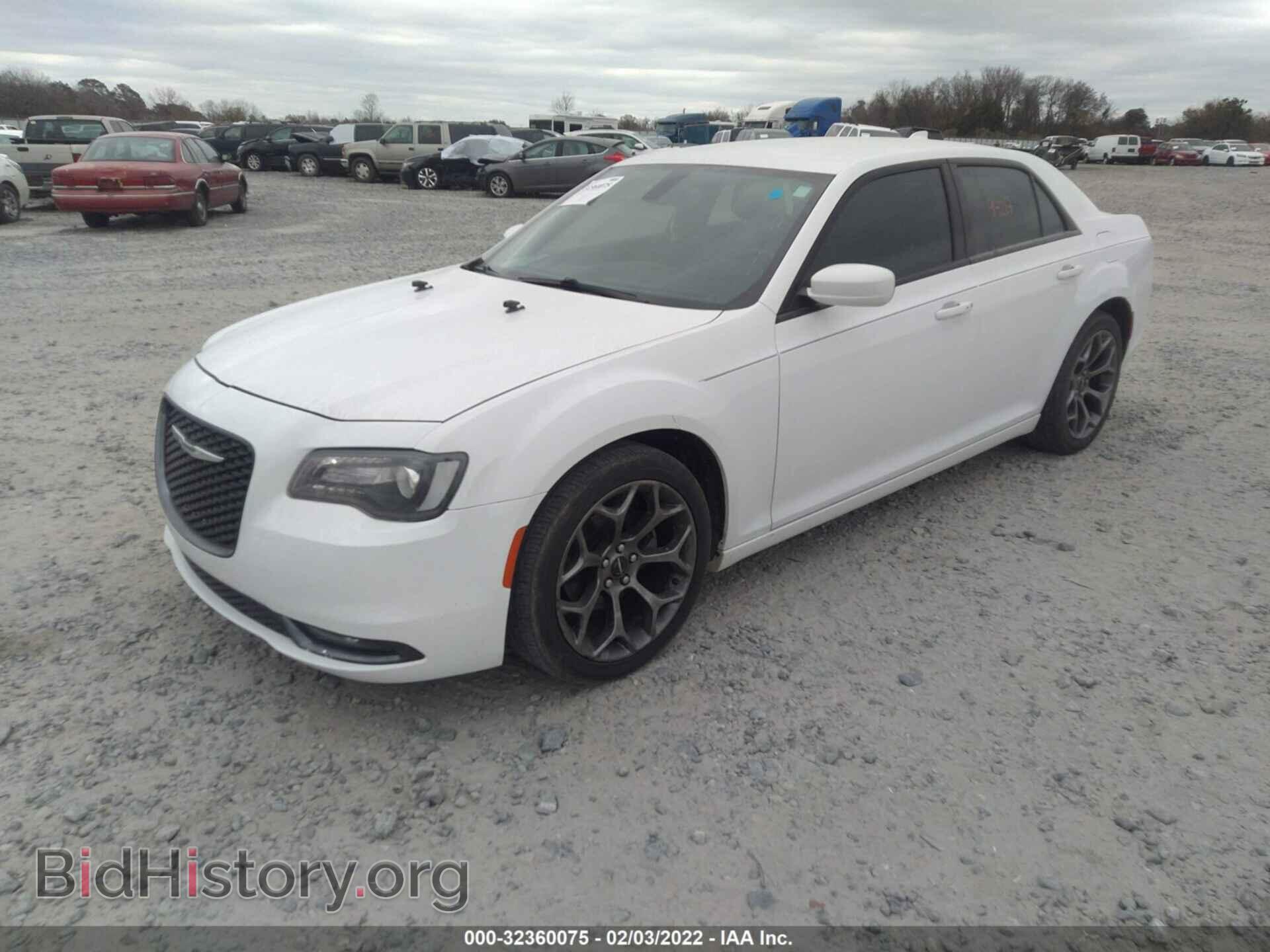 2015 CHRYSLER 300 - VIN: 2C3CCABG9FH932212 - Фото 2