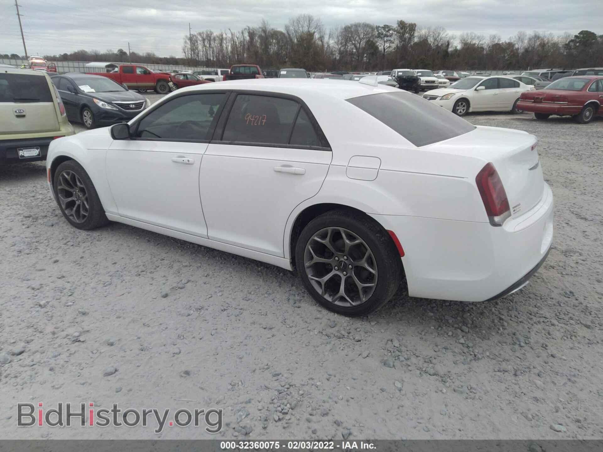2015 CHRYSLER 300 - VIN: 2C3CCABG9FH932212 - Фото 3
