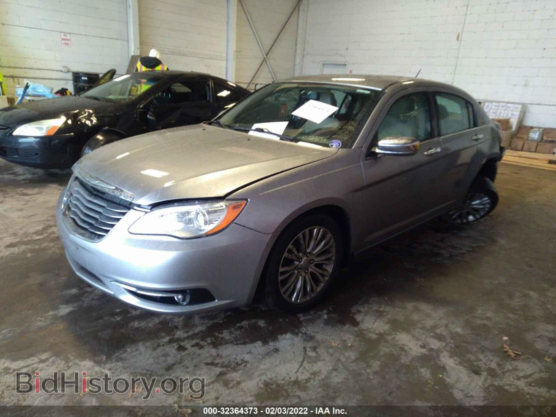 2013 CHRYSLER 200 - VIN: 1C3CCBCG3DN549780 - Фото 2