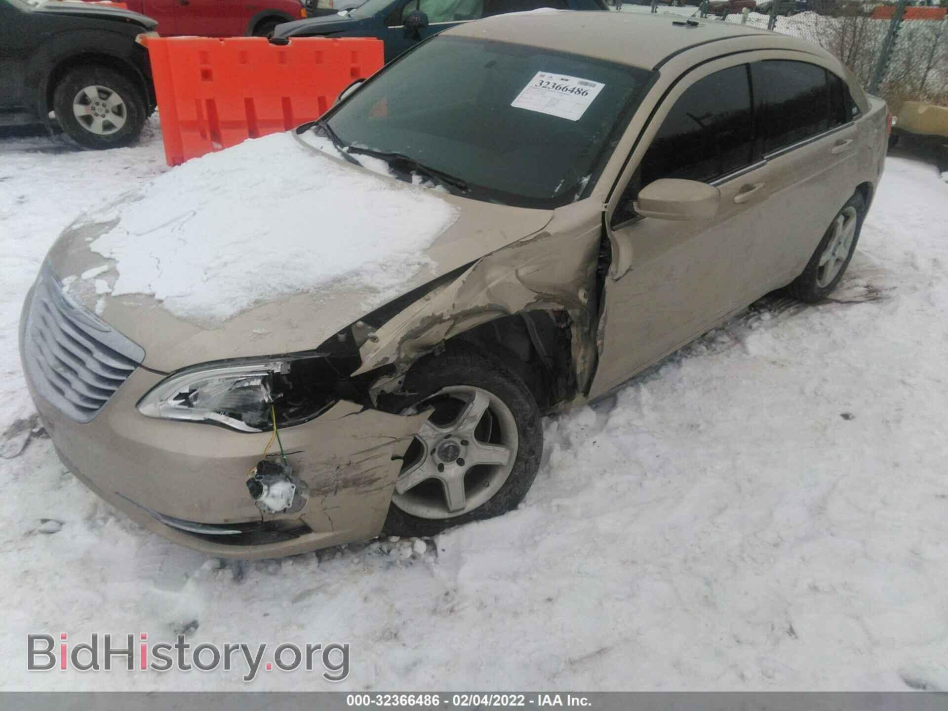 2014 CHRYSLER 200 - VIN: 1C3CCBABXEN146226 - Фото 2