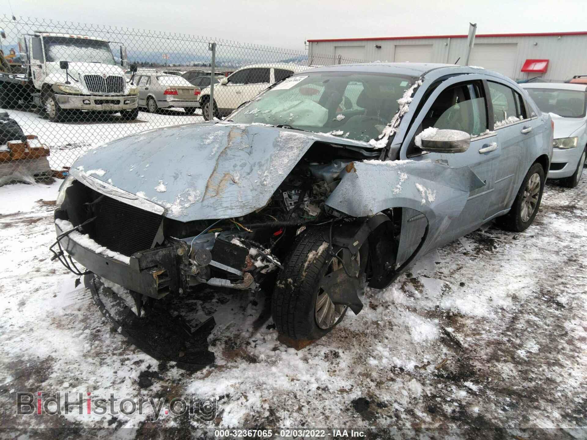2013 CHRYSLER 200 - VIN: 1C3CCBCGXDN559285 - Фото 2