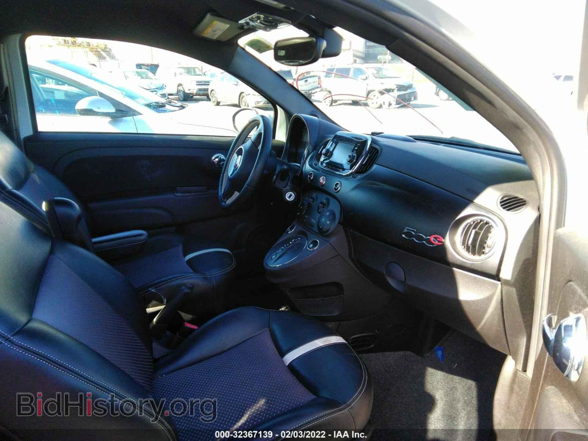2017 FIAT 500E - VIN: 3C3CFFGEXHT580005 - Photo 5