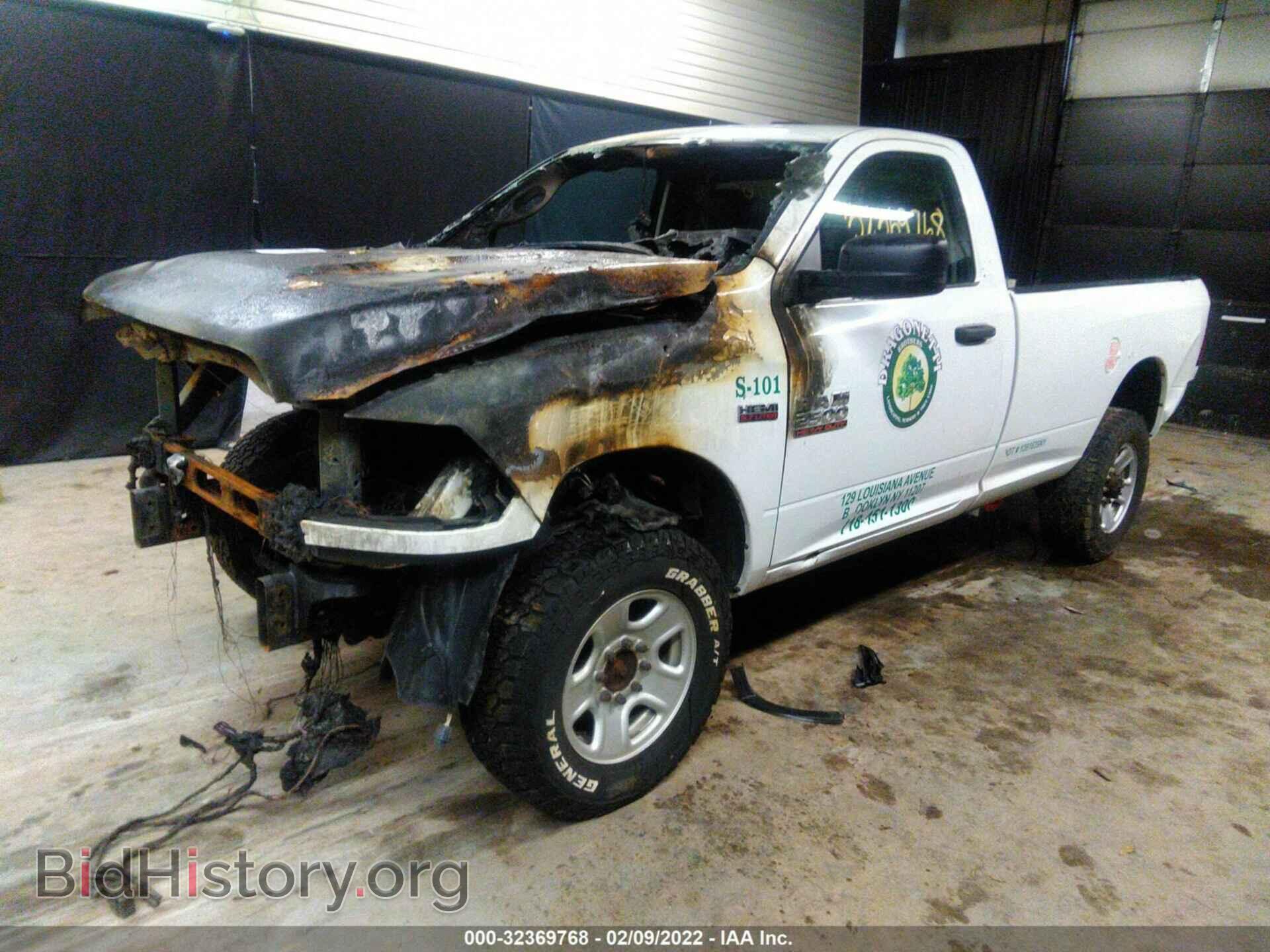 2018 RAM 2500 - VIN: 3C6LR5AT2JG179333 - Фото 2